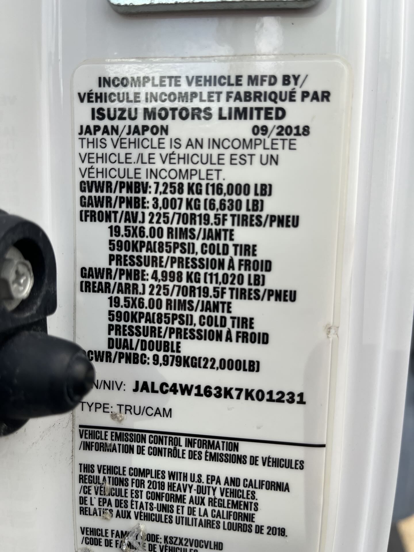 2019 Isuzu - image 4