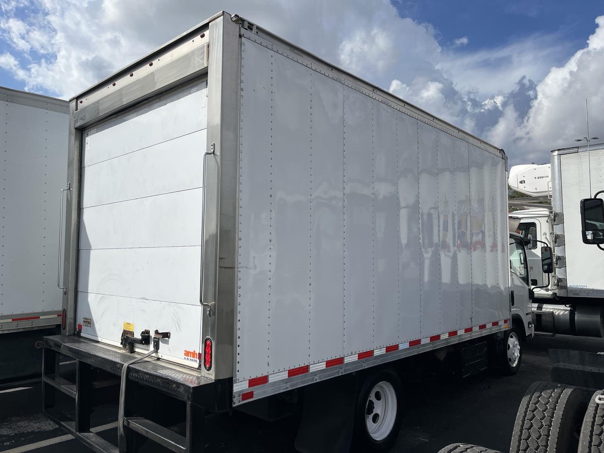 2019 Isuzu - image 7