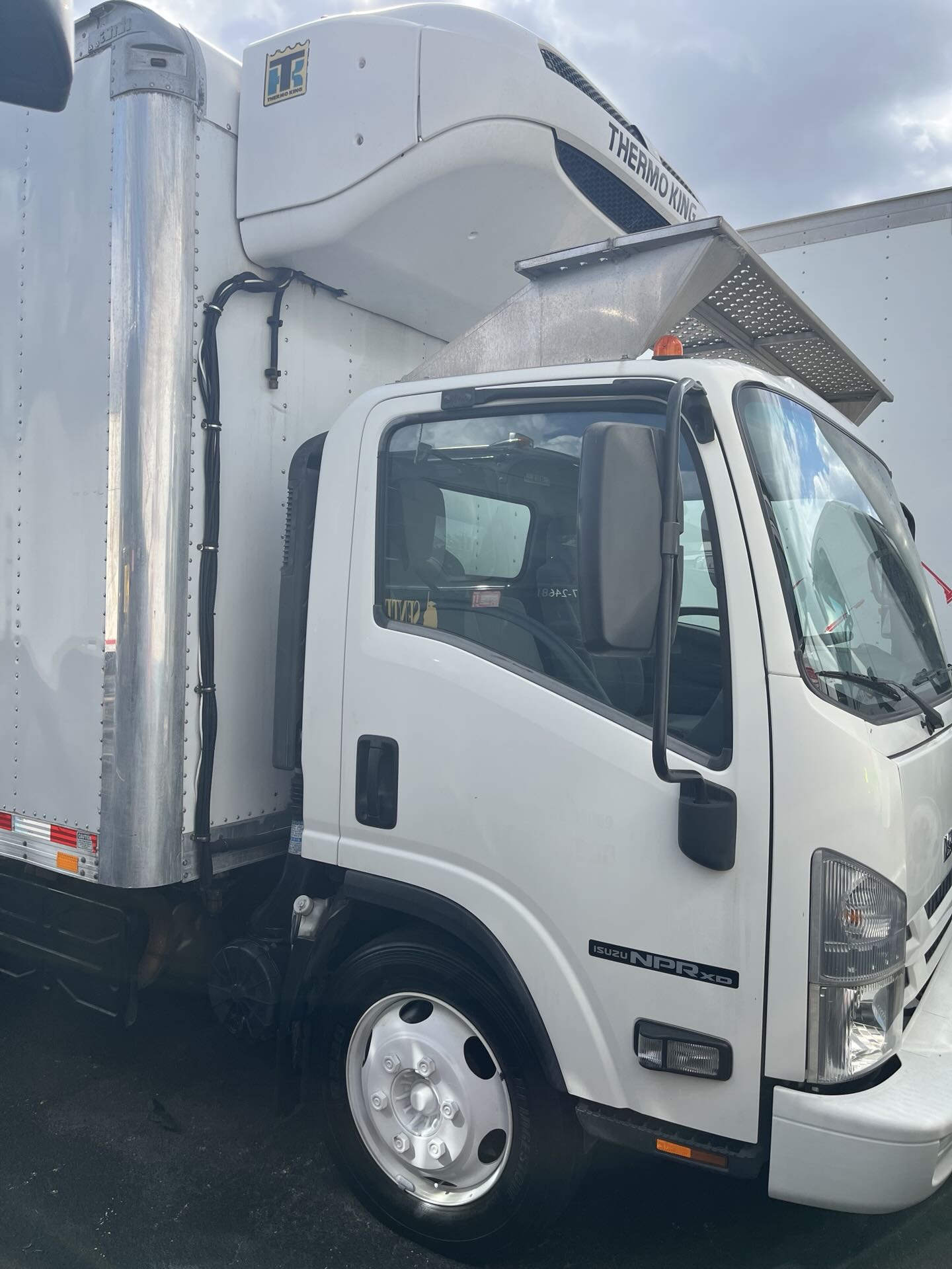 2019 Isuzu - image 6