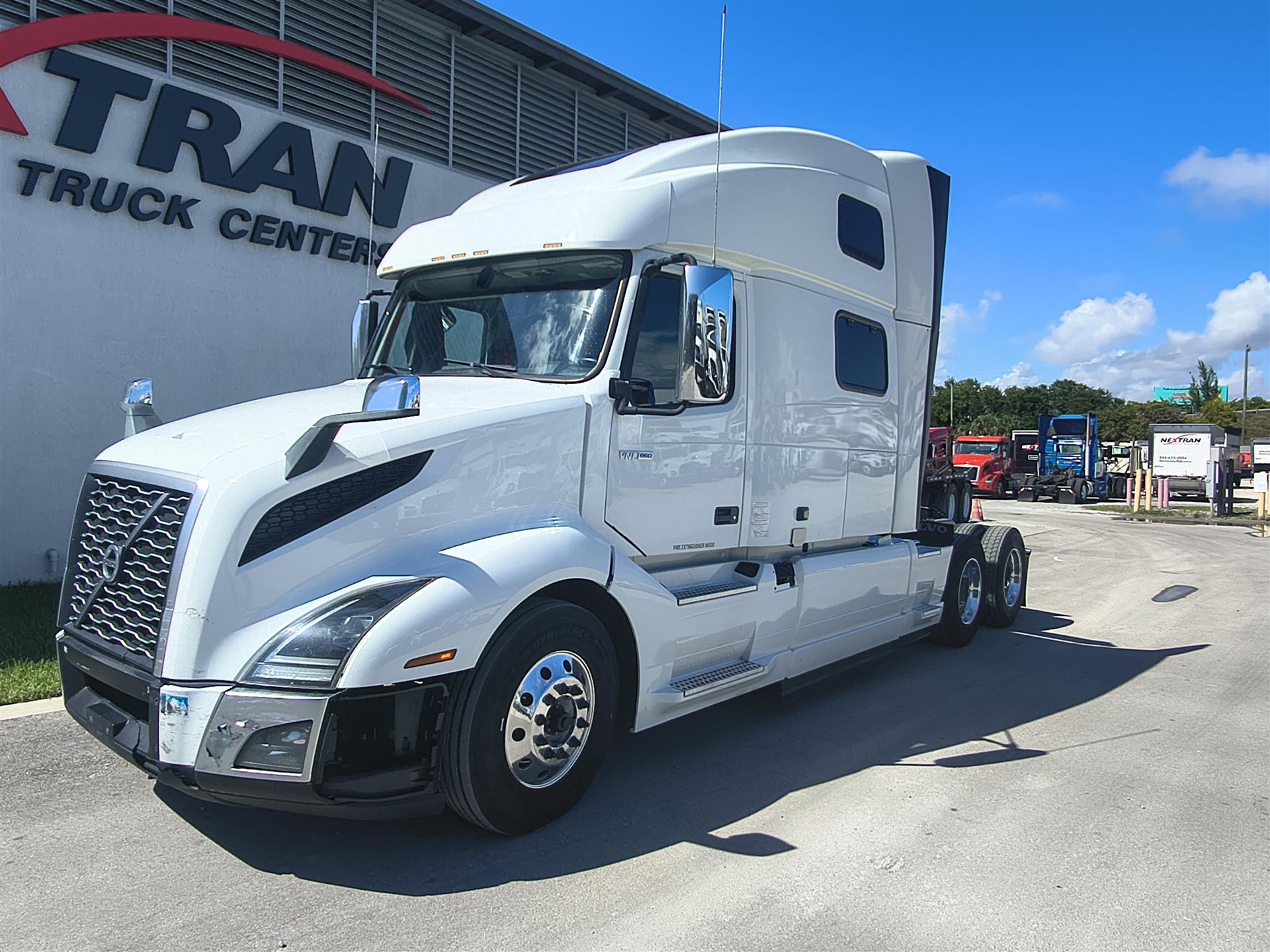 2021 Volvo VNL64T860