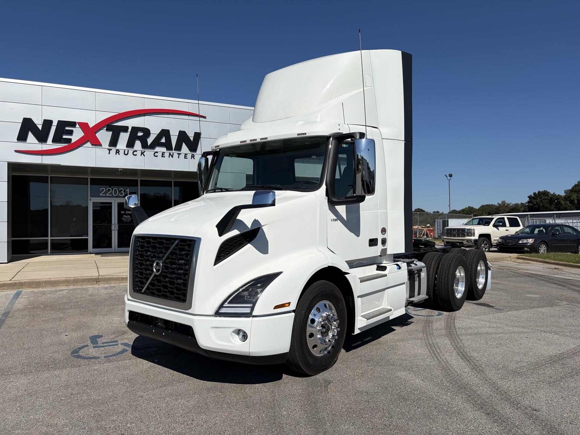 2026 Volvo VNR64T300