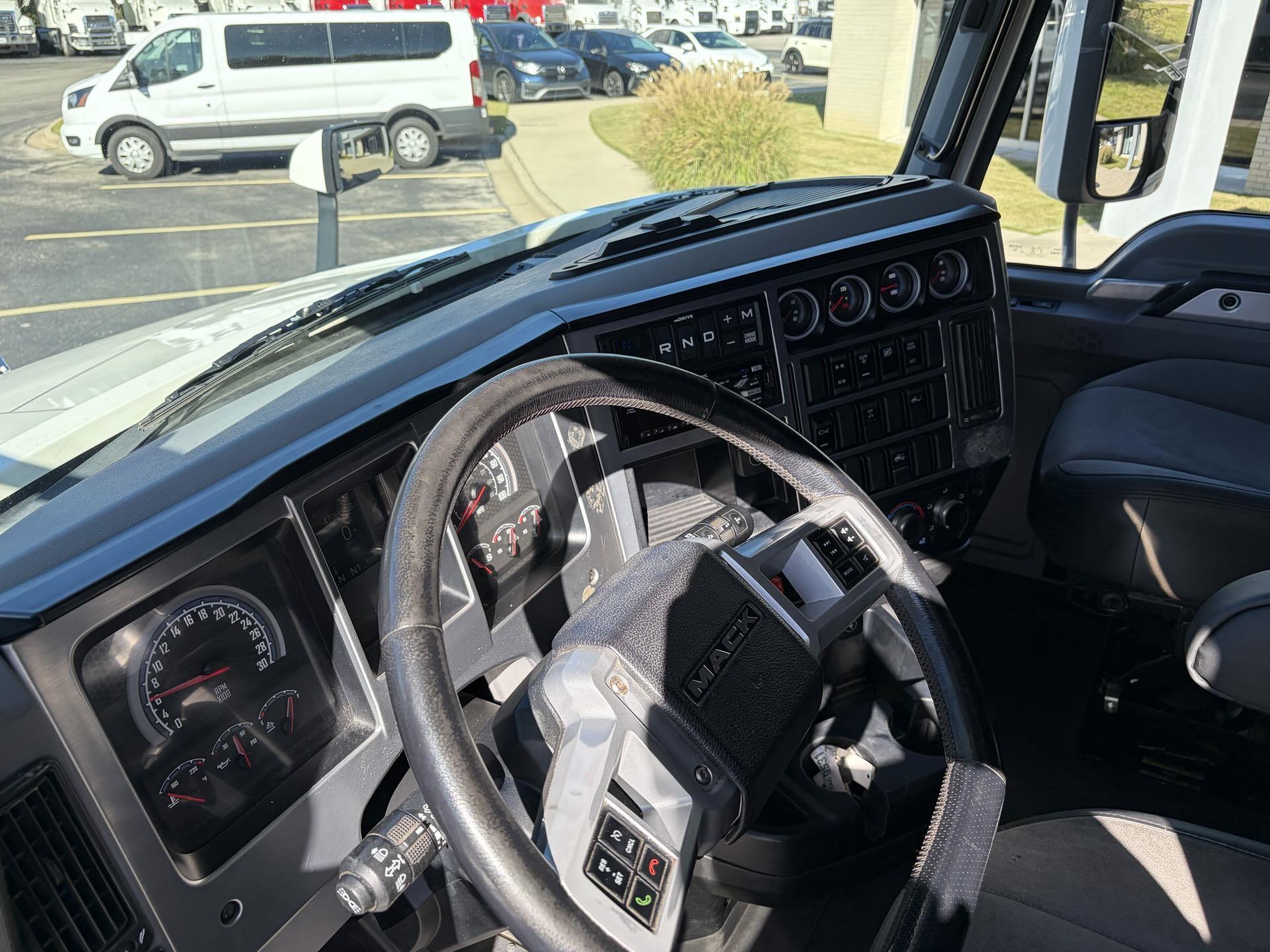 2022 Mack - image 10