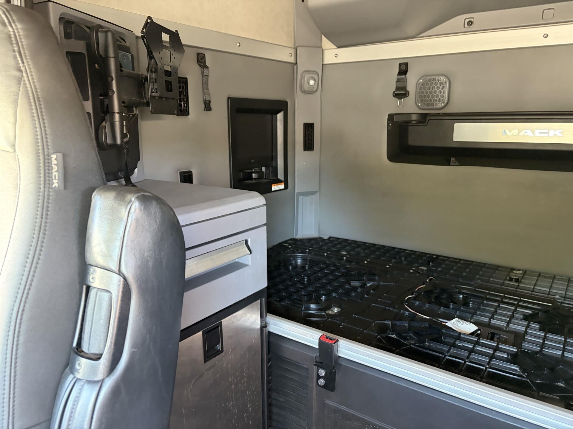 2022 Mack - image 12