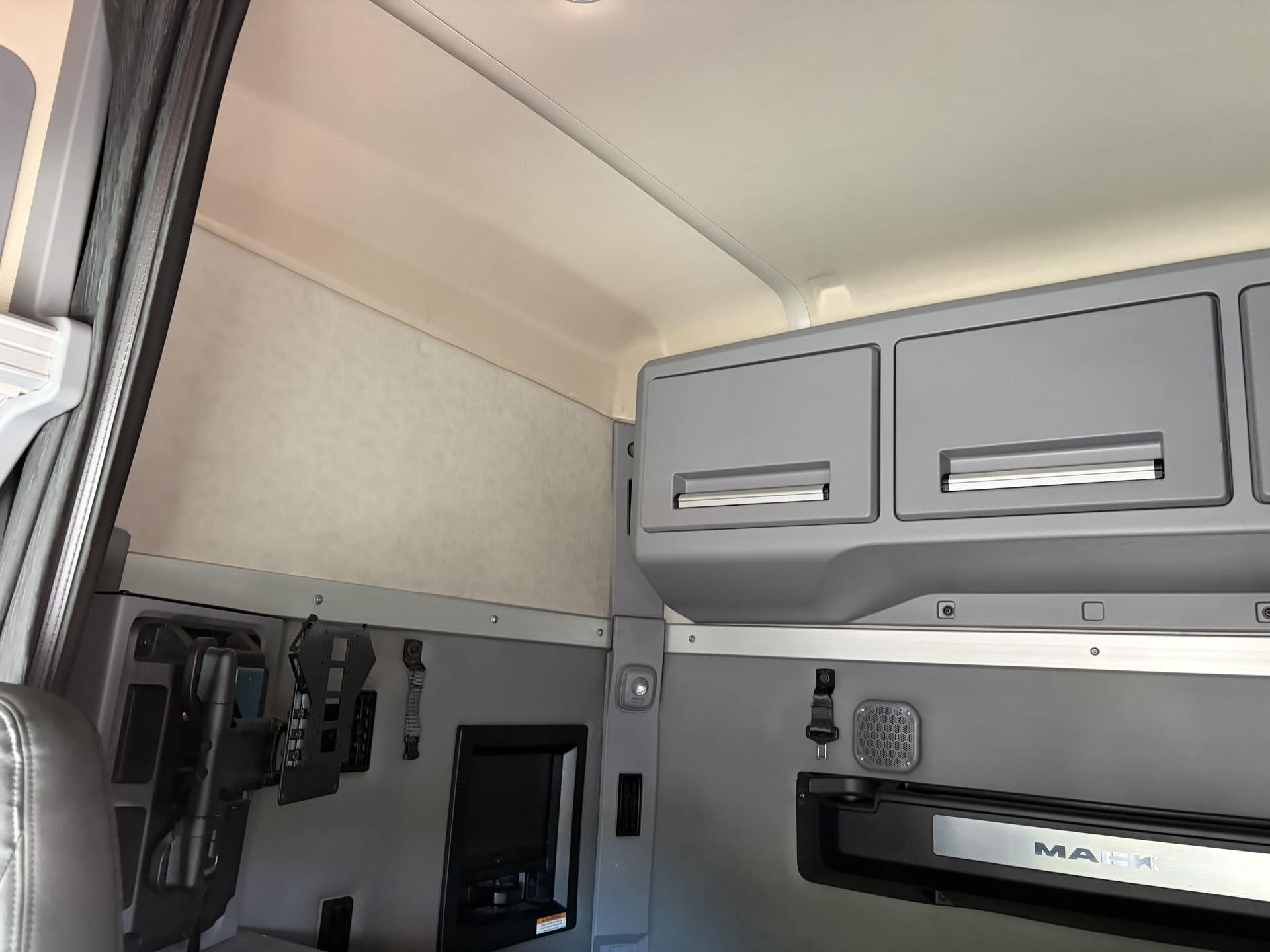 2022 Mack - image 11