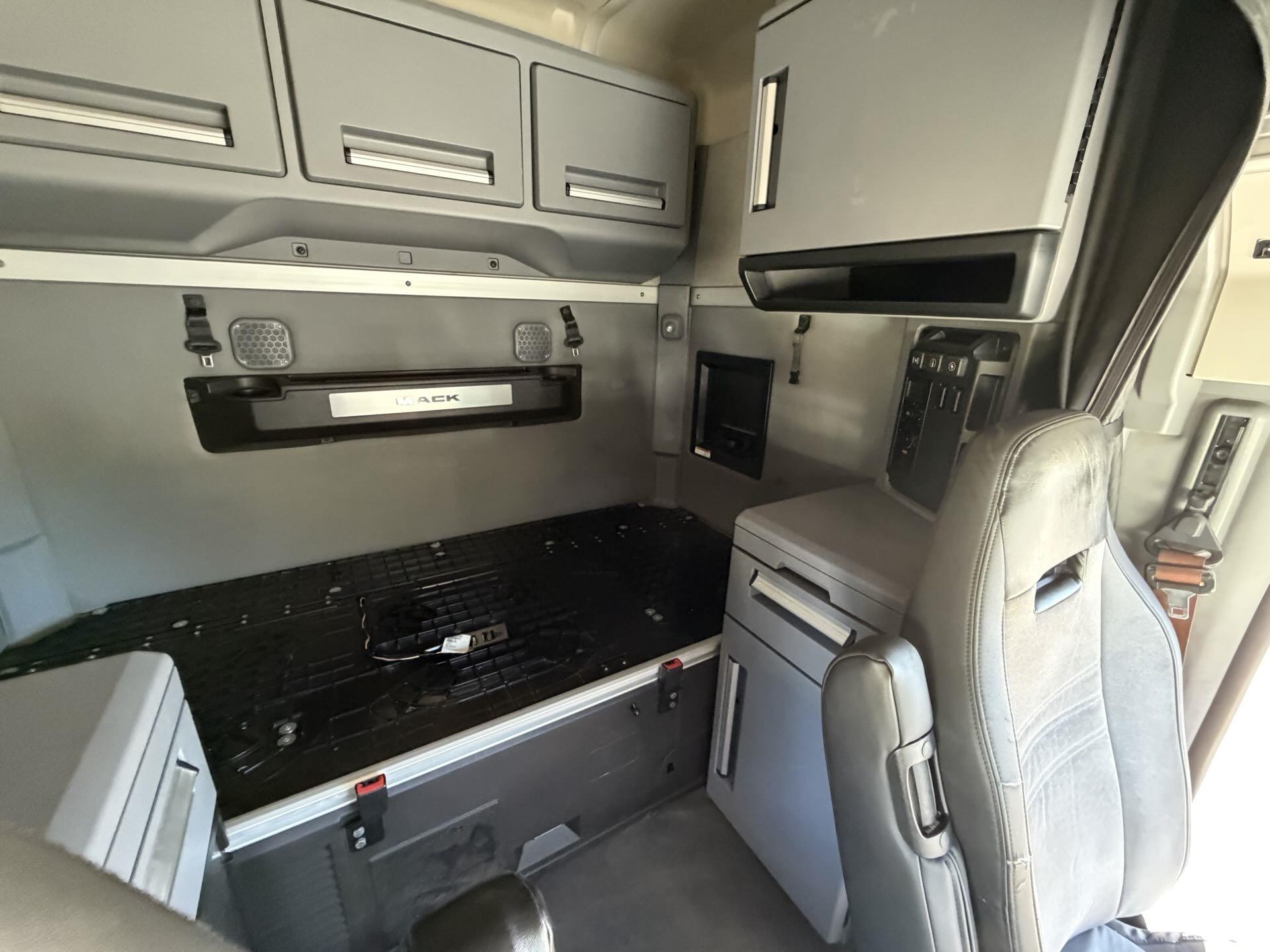 2022 Mack - image 13