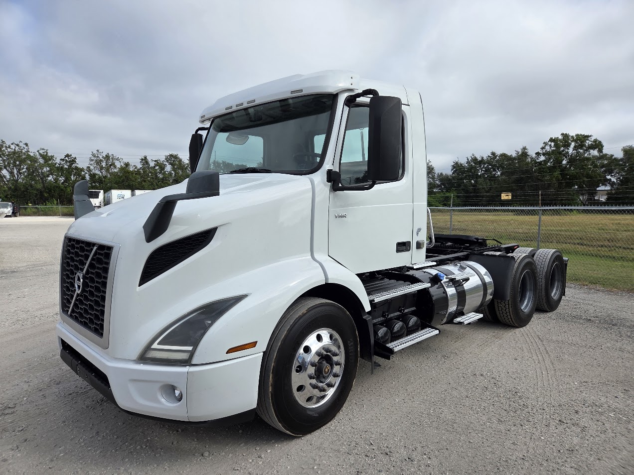 2019 Volvo VNL64T300