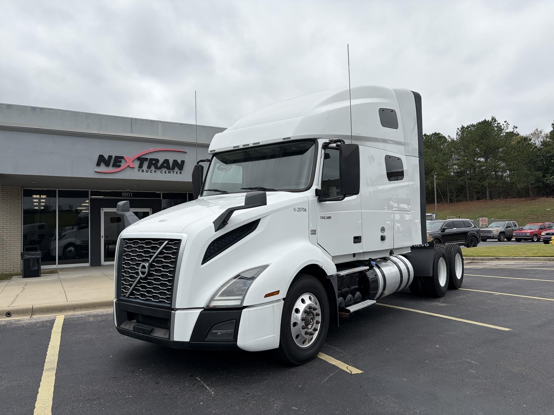2020 Volvo VNL64T760