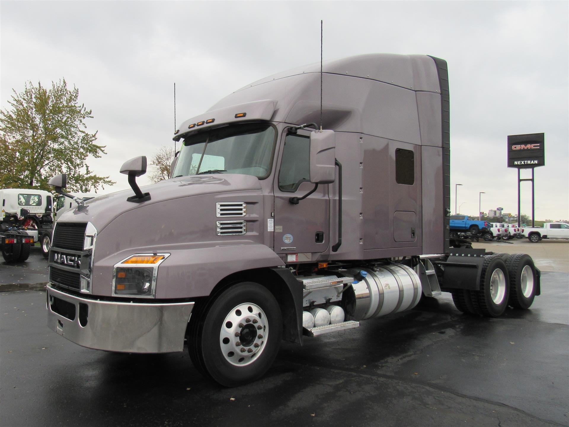 2023 Mack AN64T