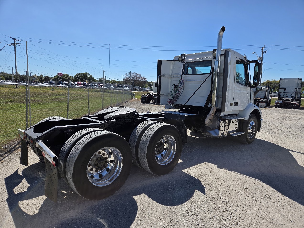 2019 Volvo - image 7