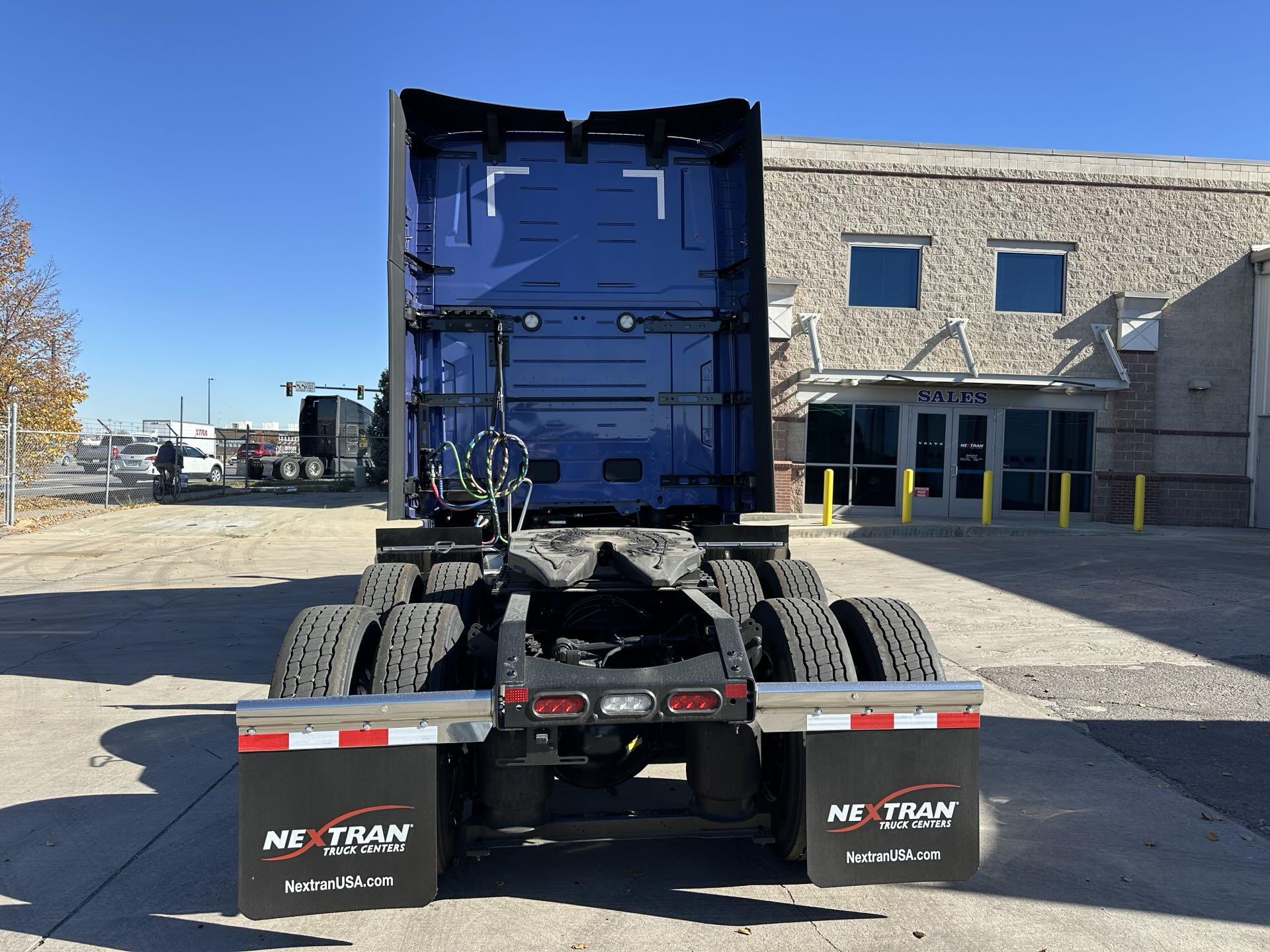 2026 Volvo - image 6