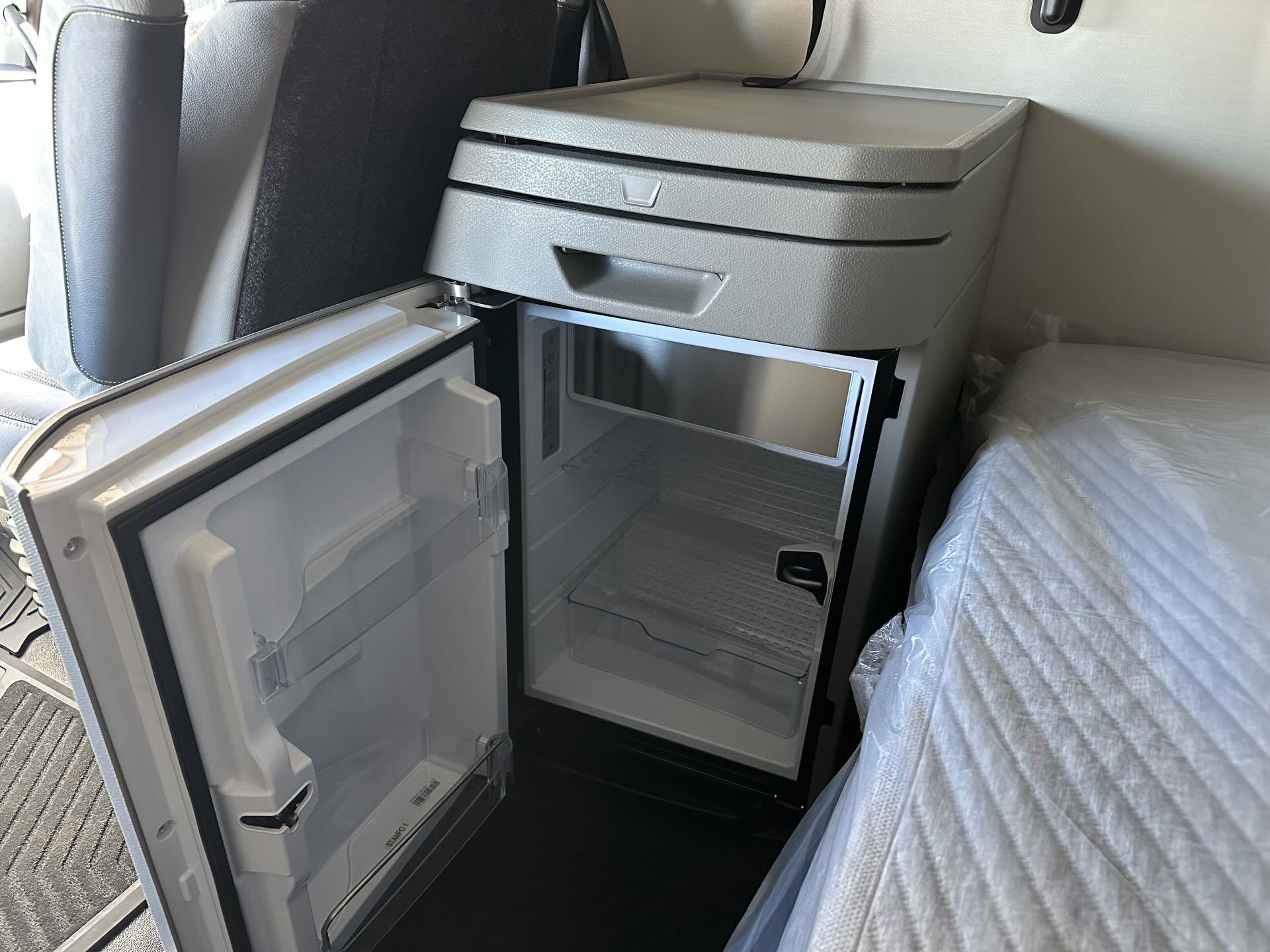 2026 Volvo - image 13