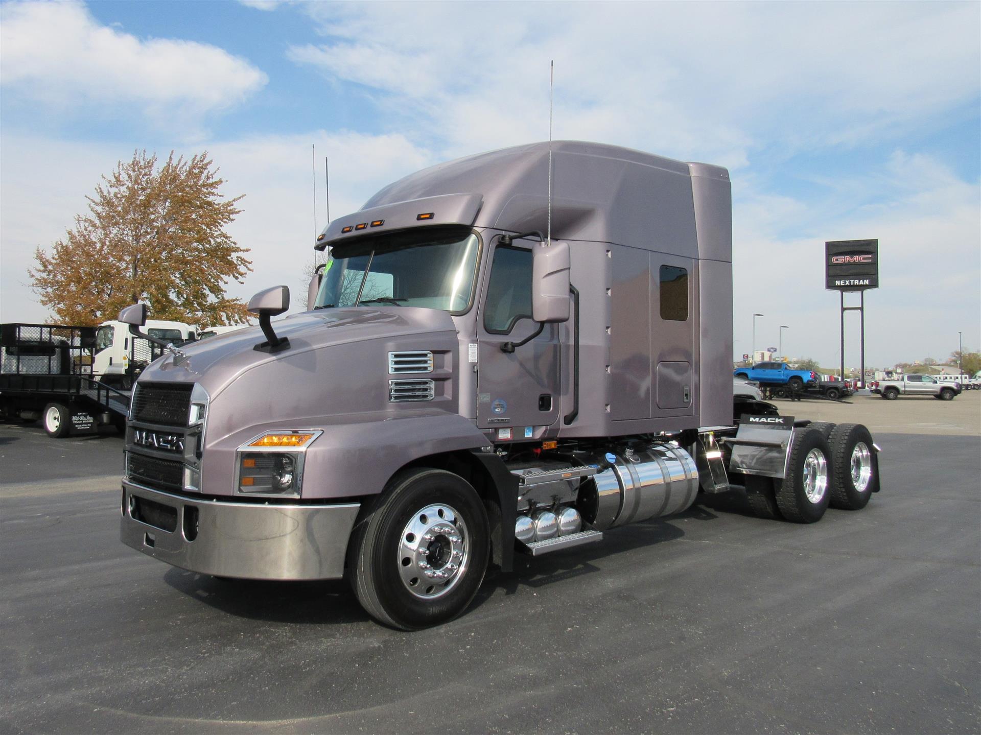 2023 Mack ANTHEM 64T 70 INCH SLEEPER