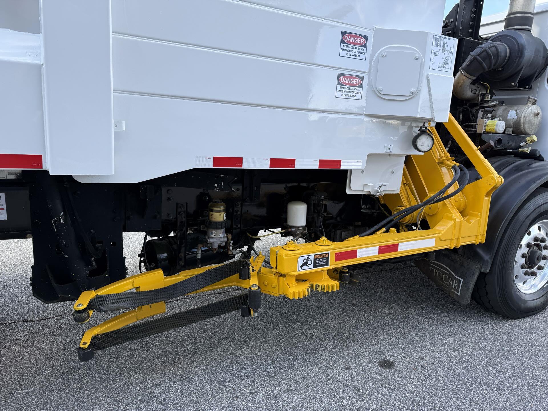 2019 Autocar - image 8