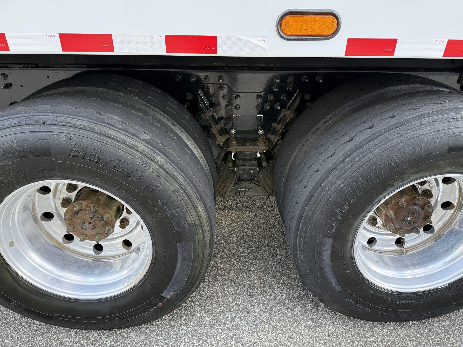 2019 Autocar - image 5