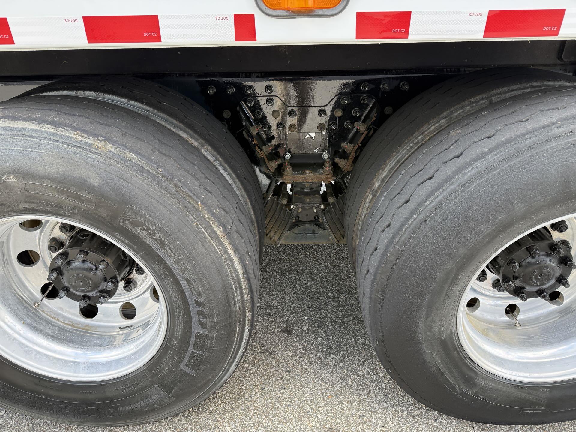 2019 Autocar - image 4