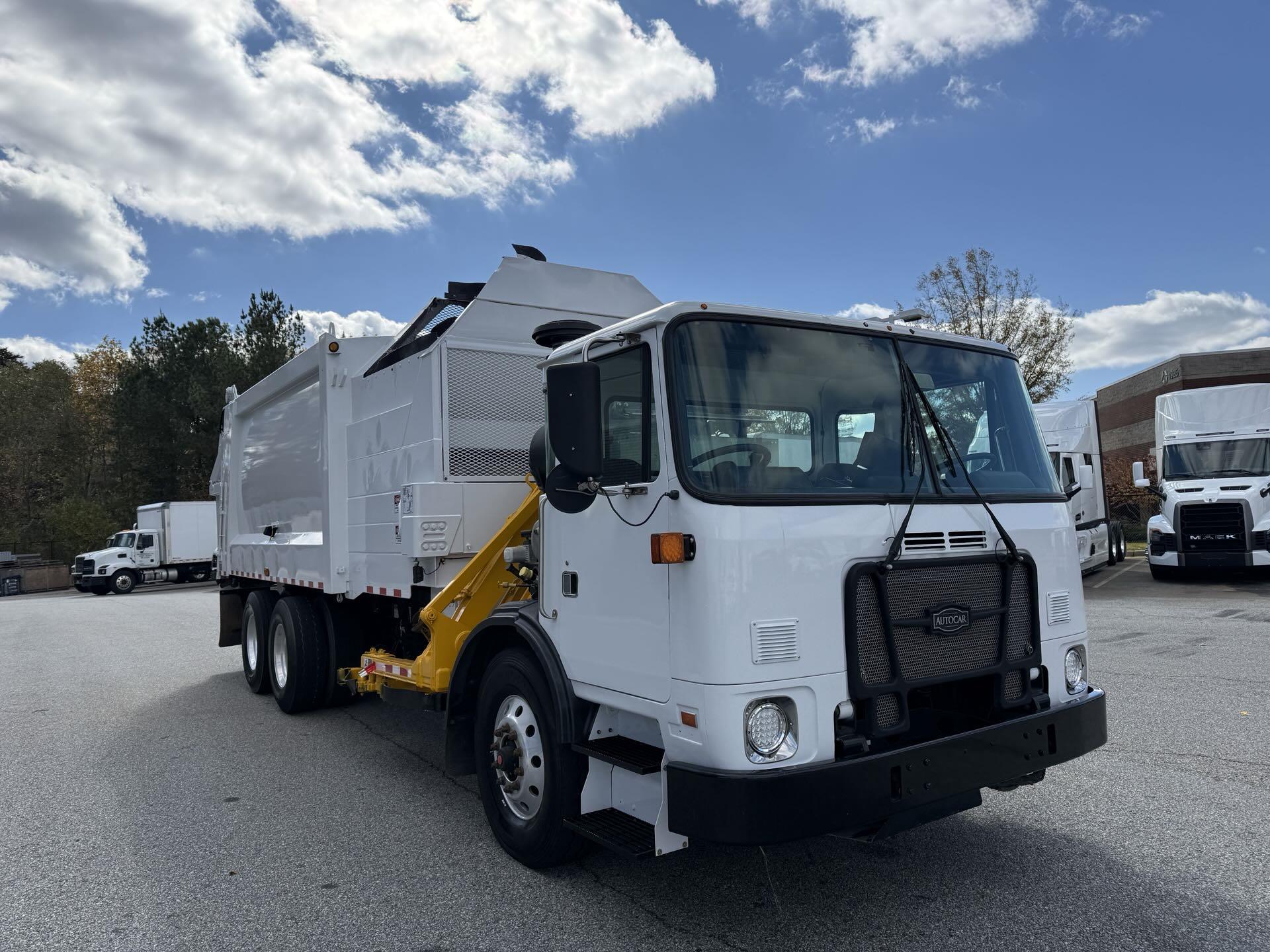 2019 Autocar - image 10