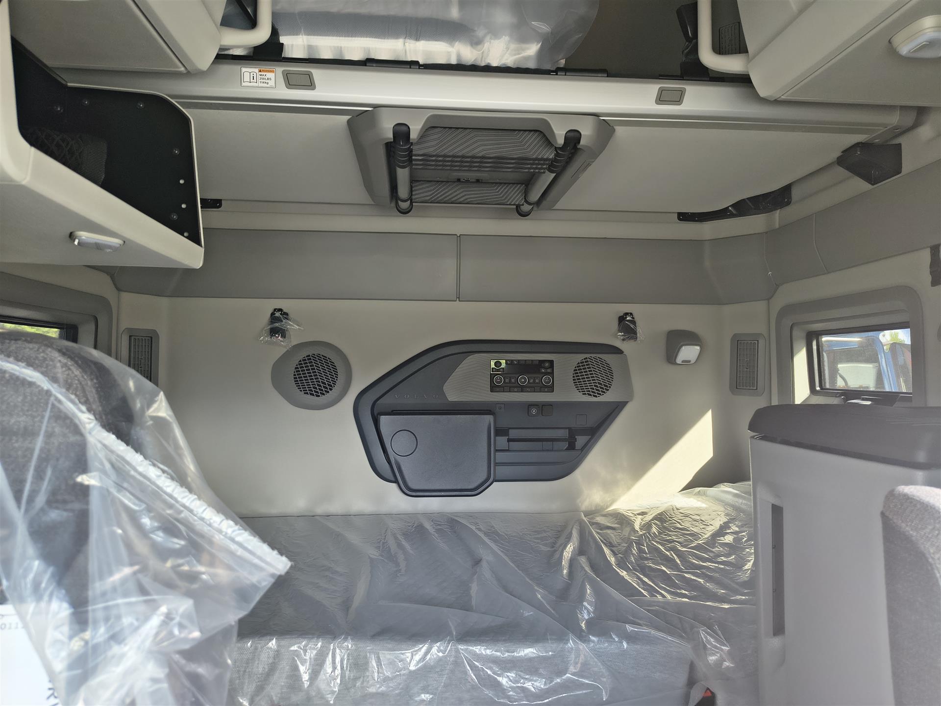 2026 Volvo - image 10