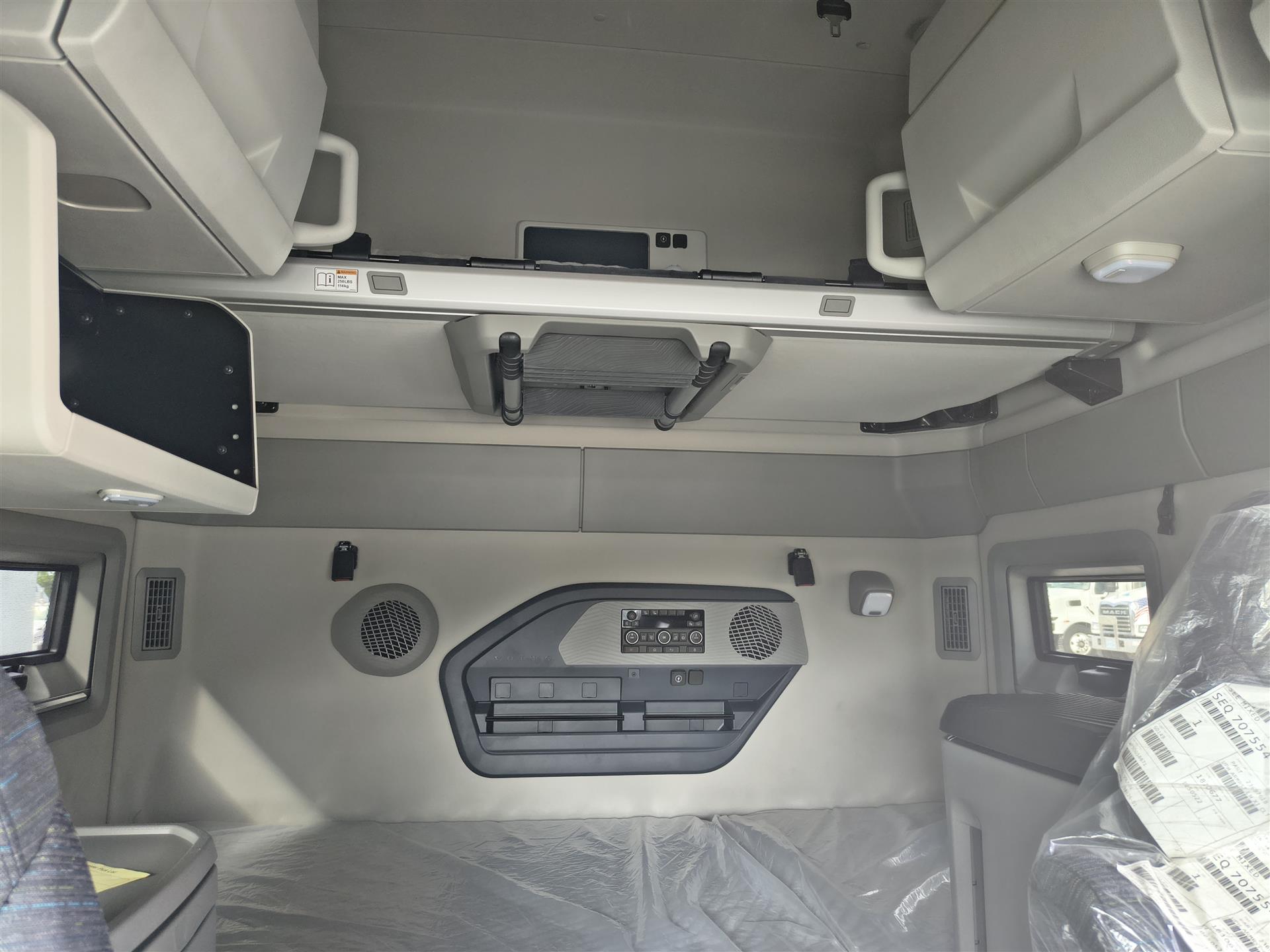 2026 Volvo - image 7