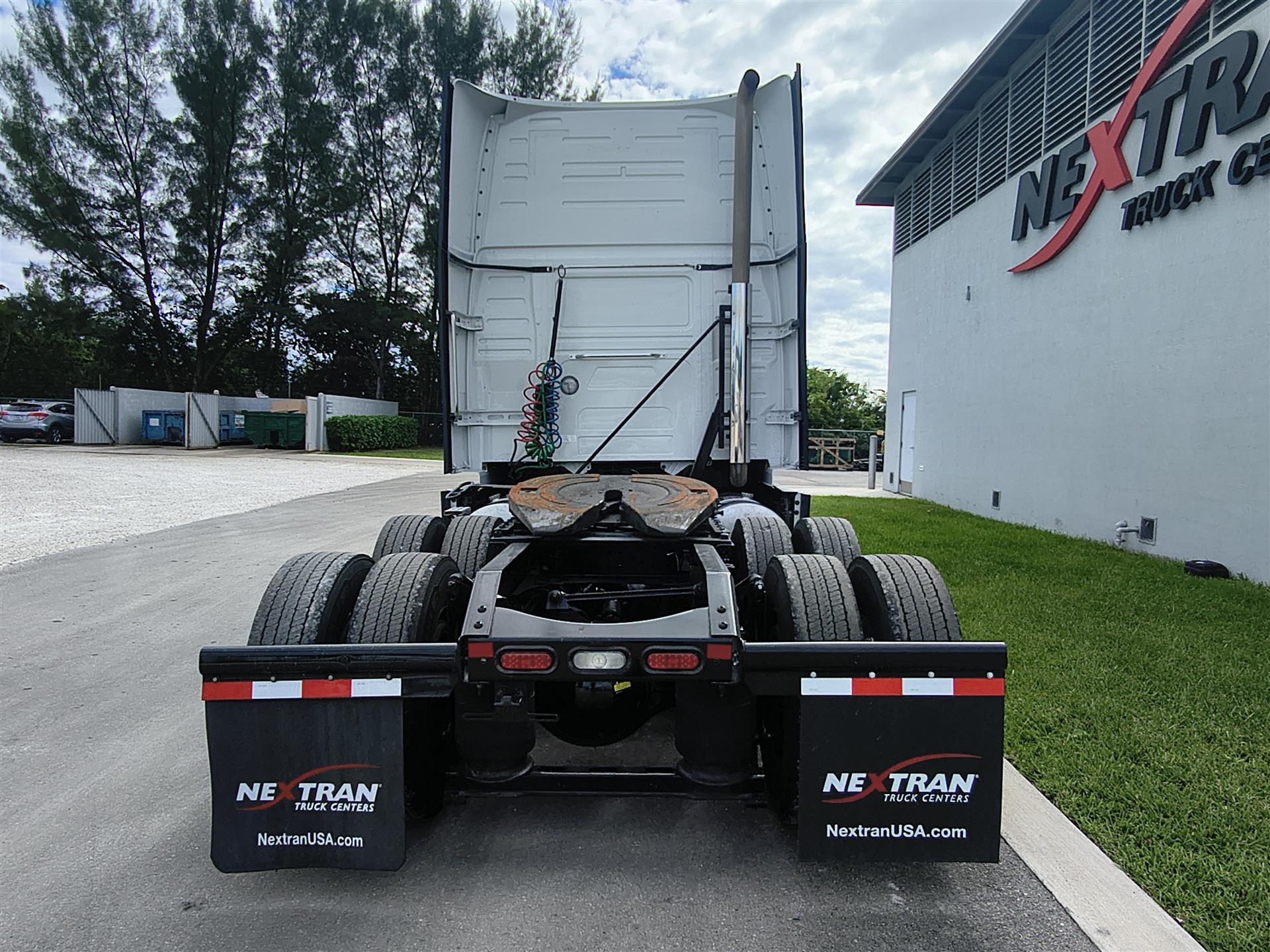 2024 Volvo - image 6