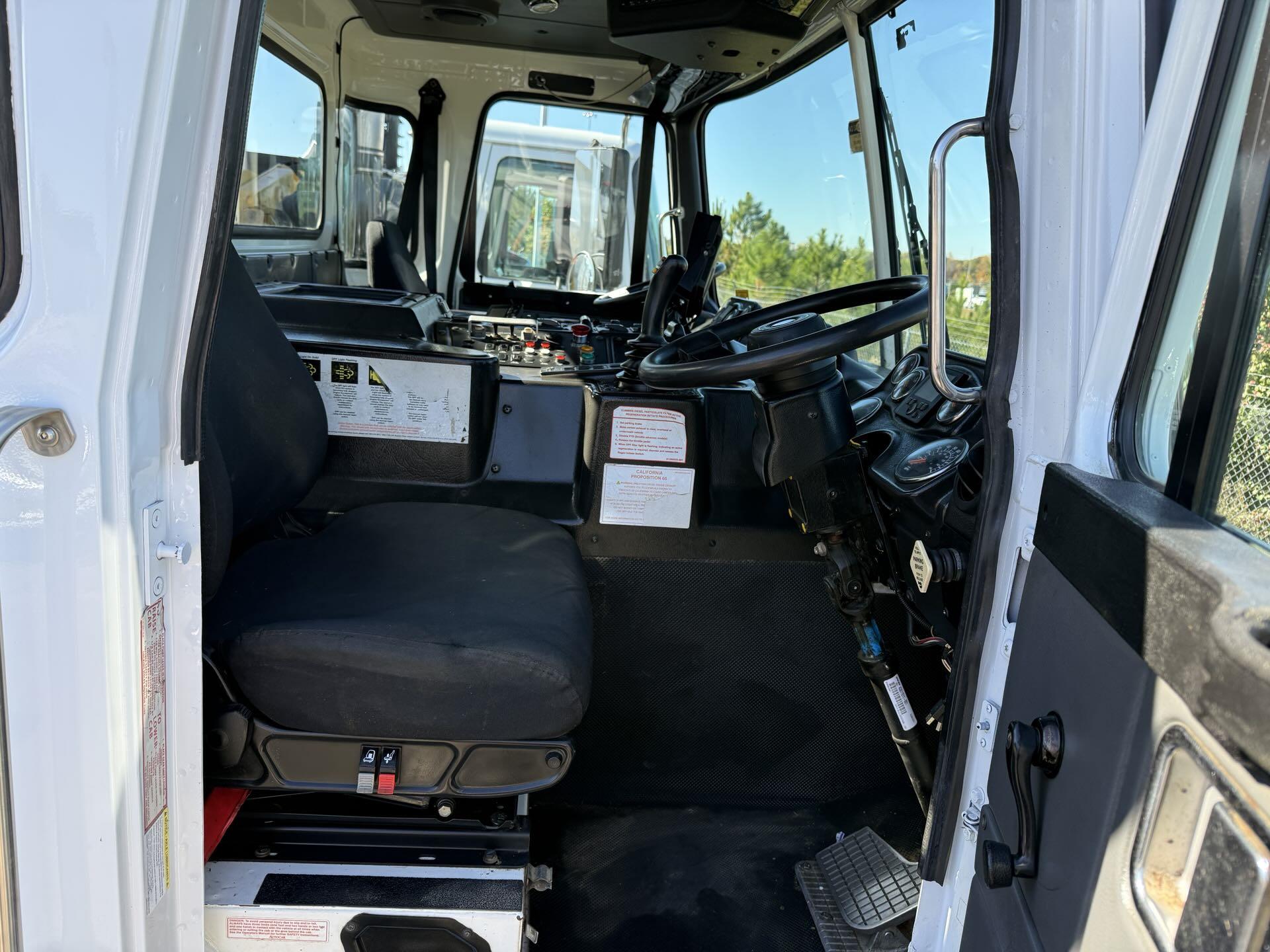 2019 Autocar - image 14