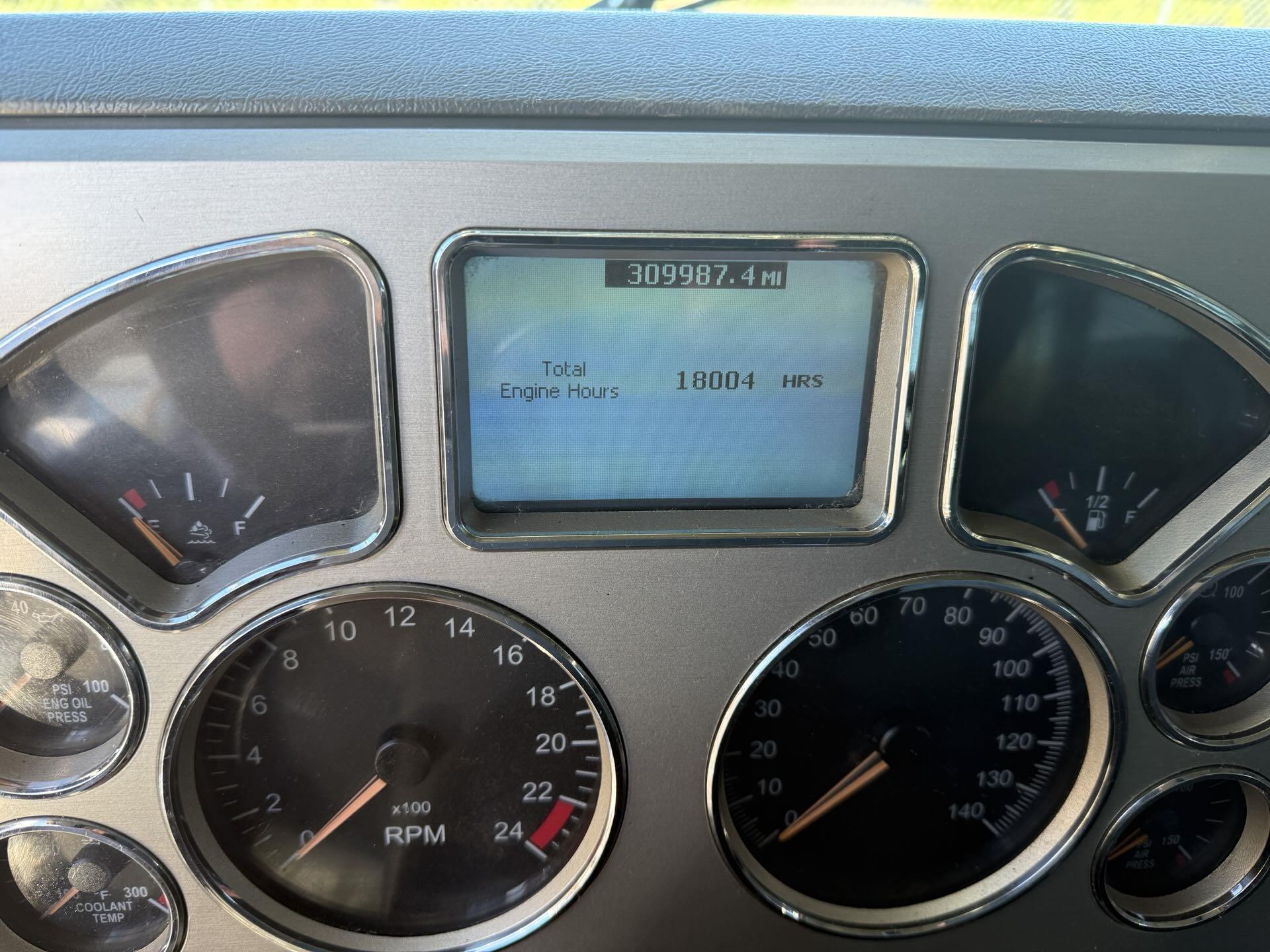 2017 Mack - image 13