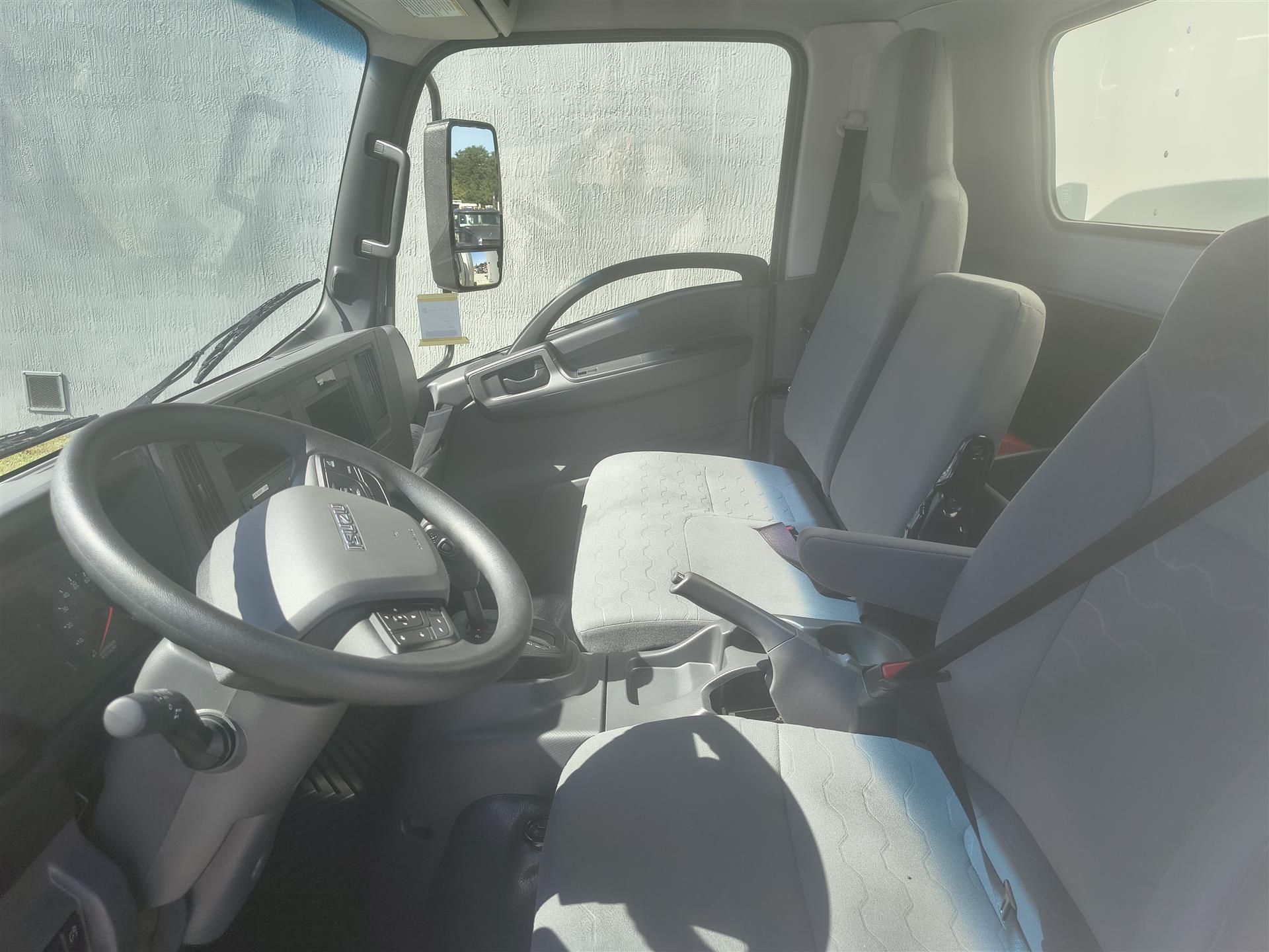 2026 Isuzu - image 9