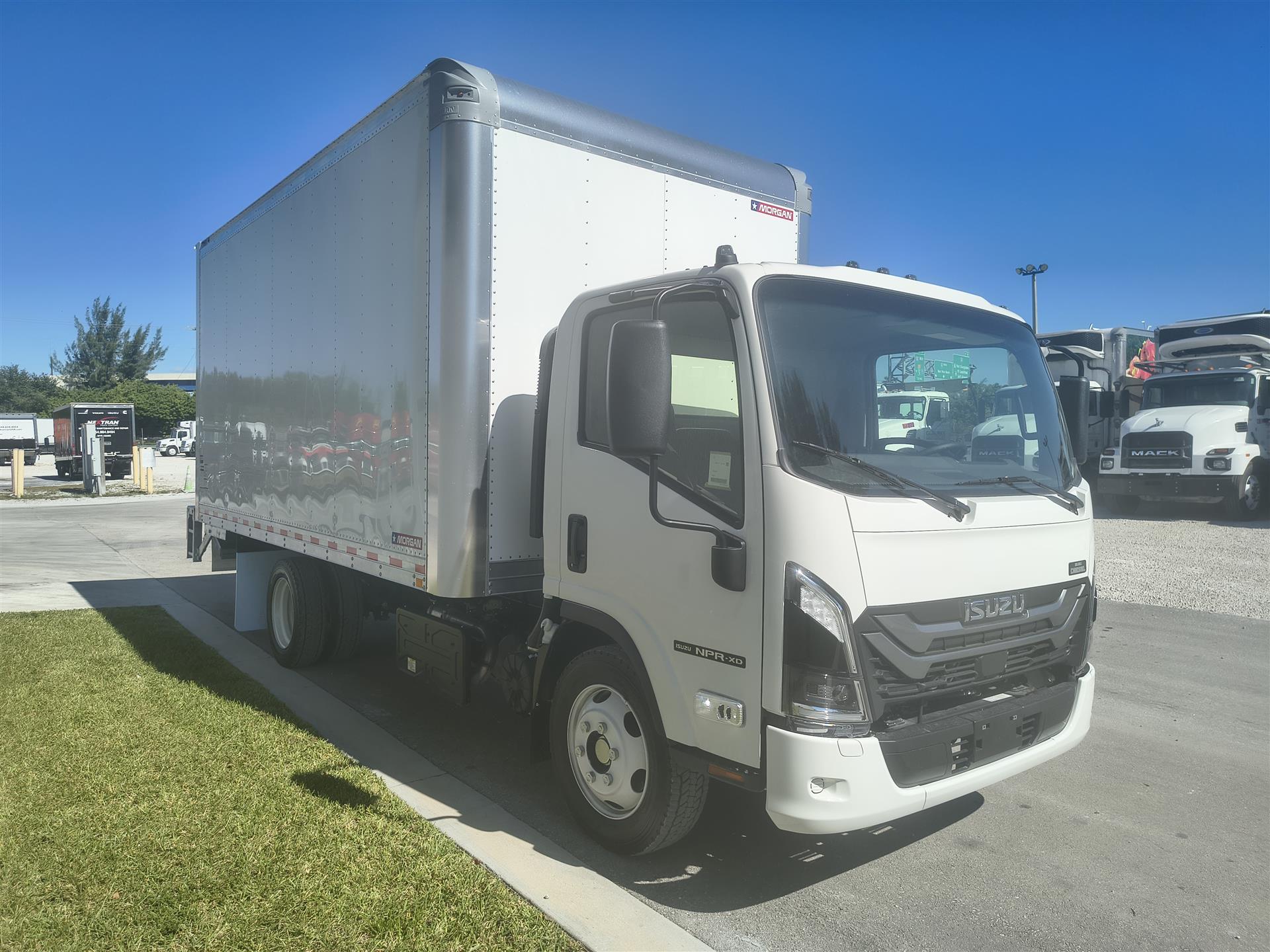 2026 Isuzu - image 4