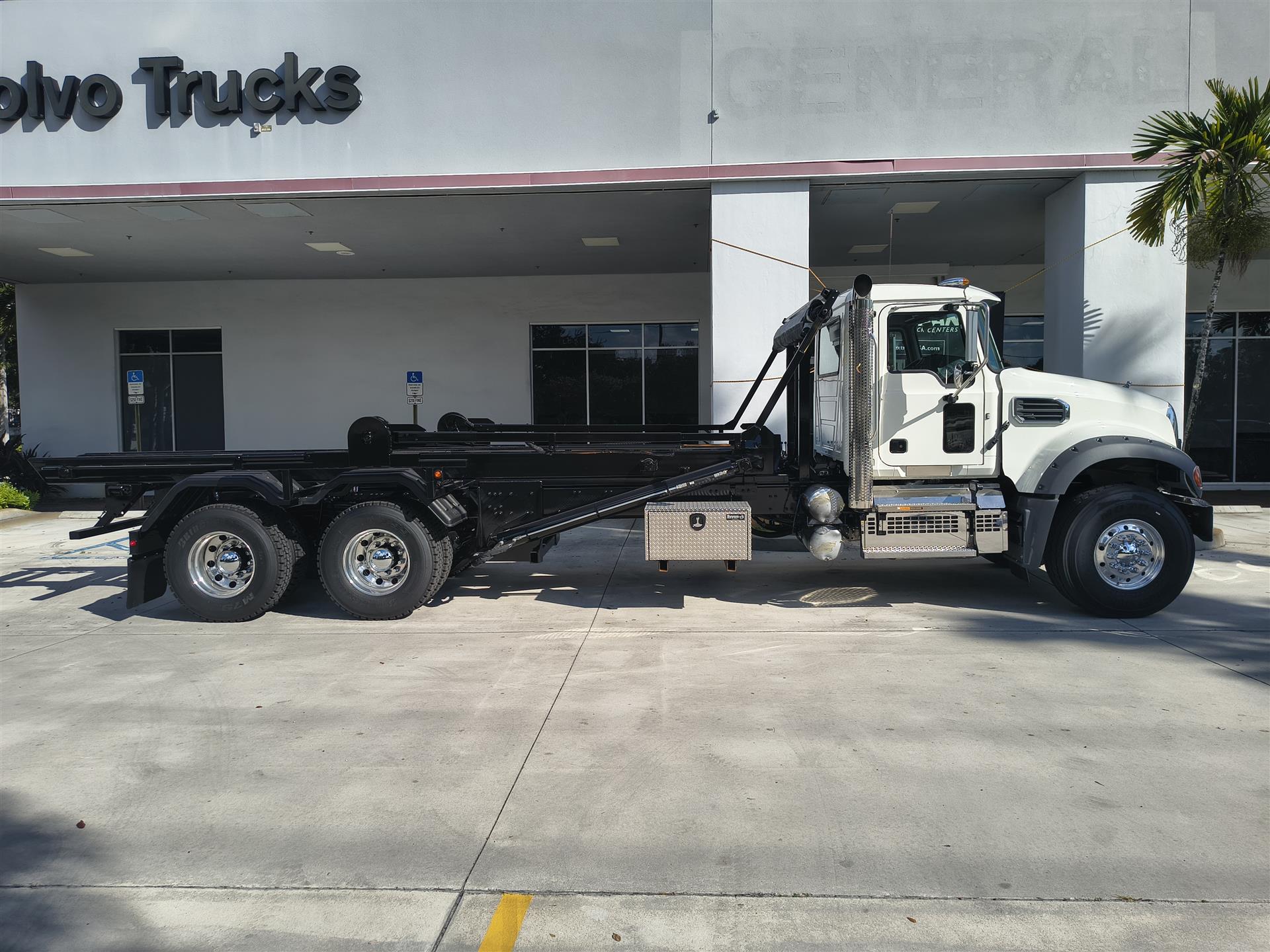 2026 Mack Granite - image 6