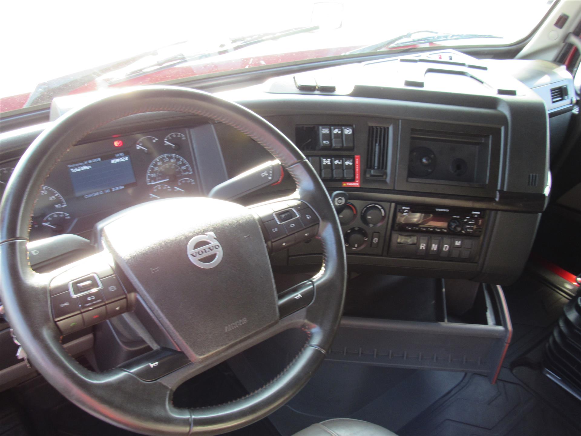 2021 Volvo - image 12