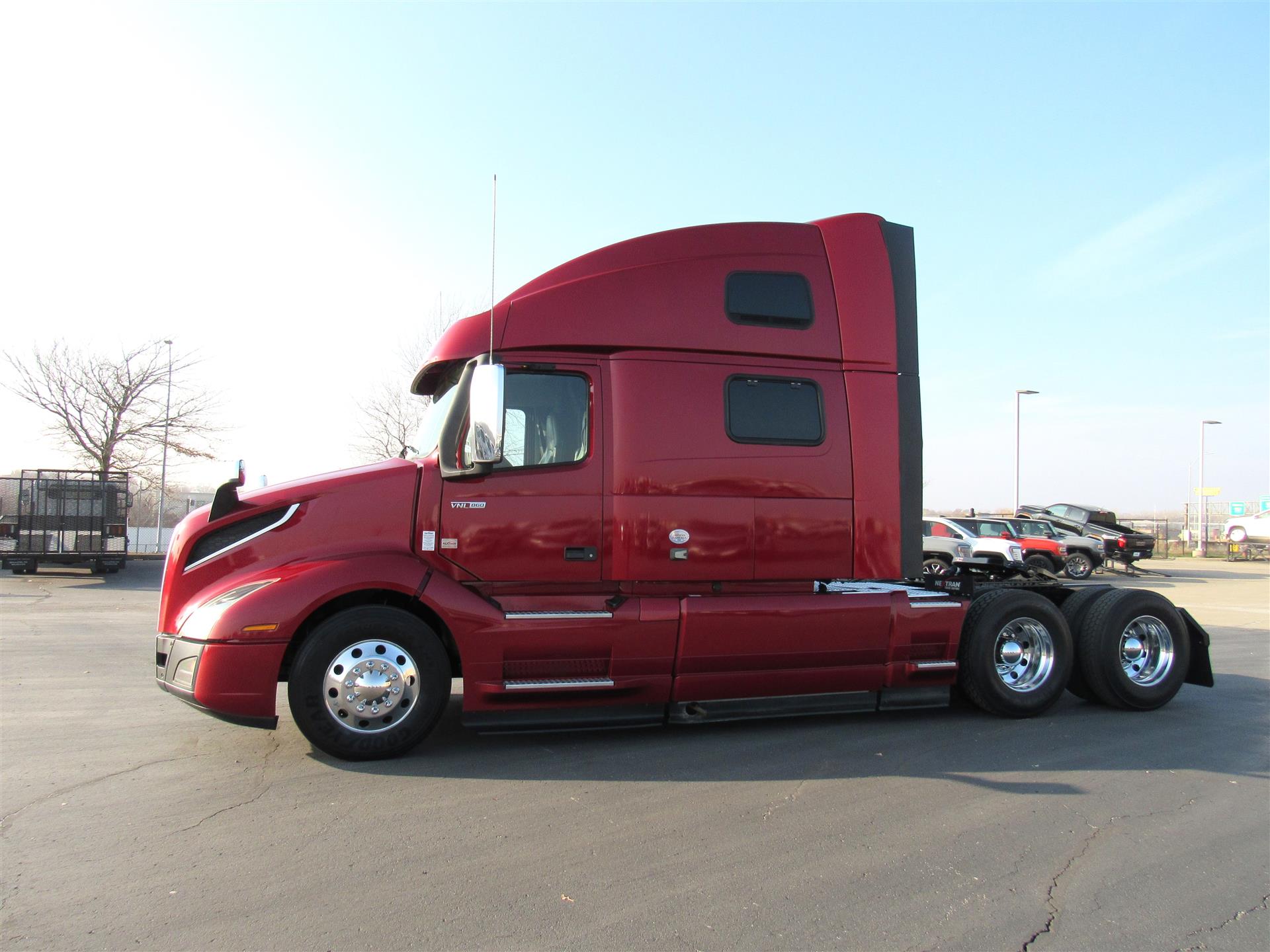 2021 Volvo - image 3