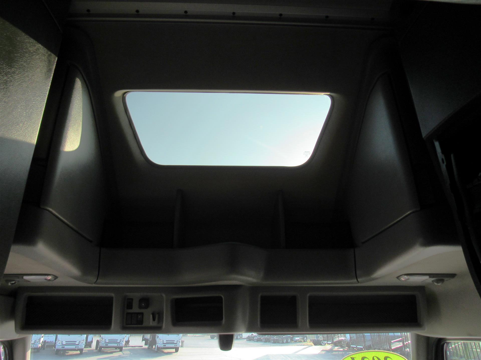 2021 Volvo - image 20