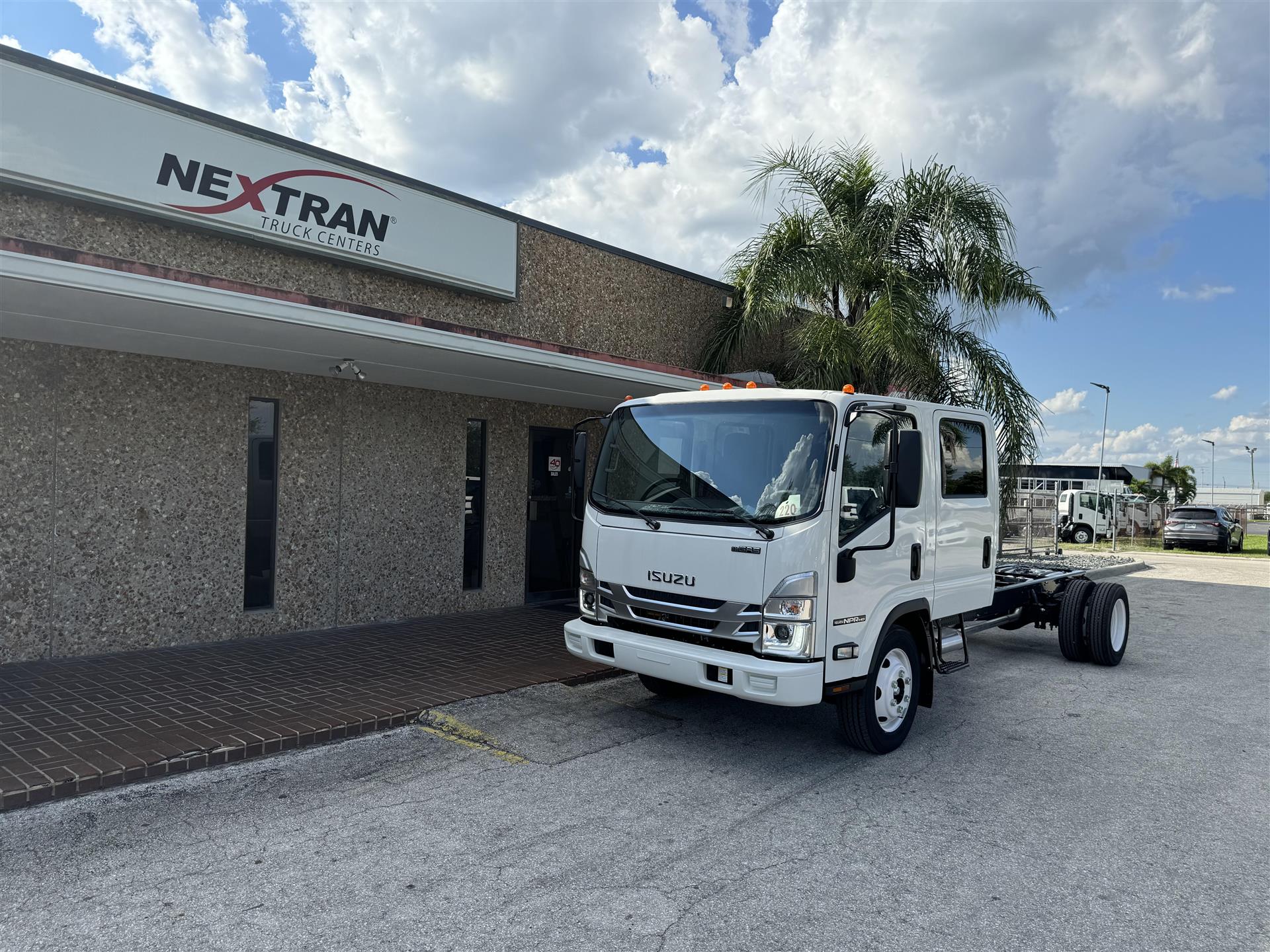 2026 Isuzu NPR-1G404