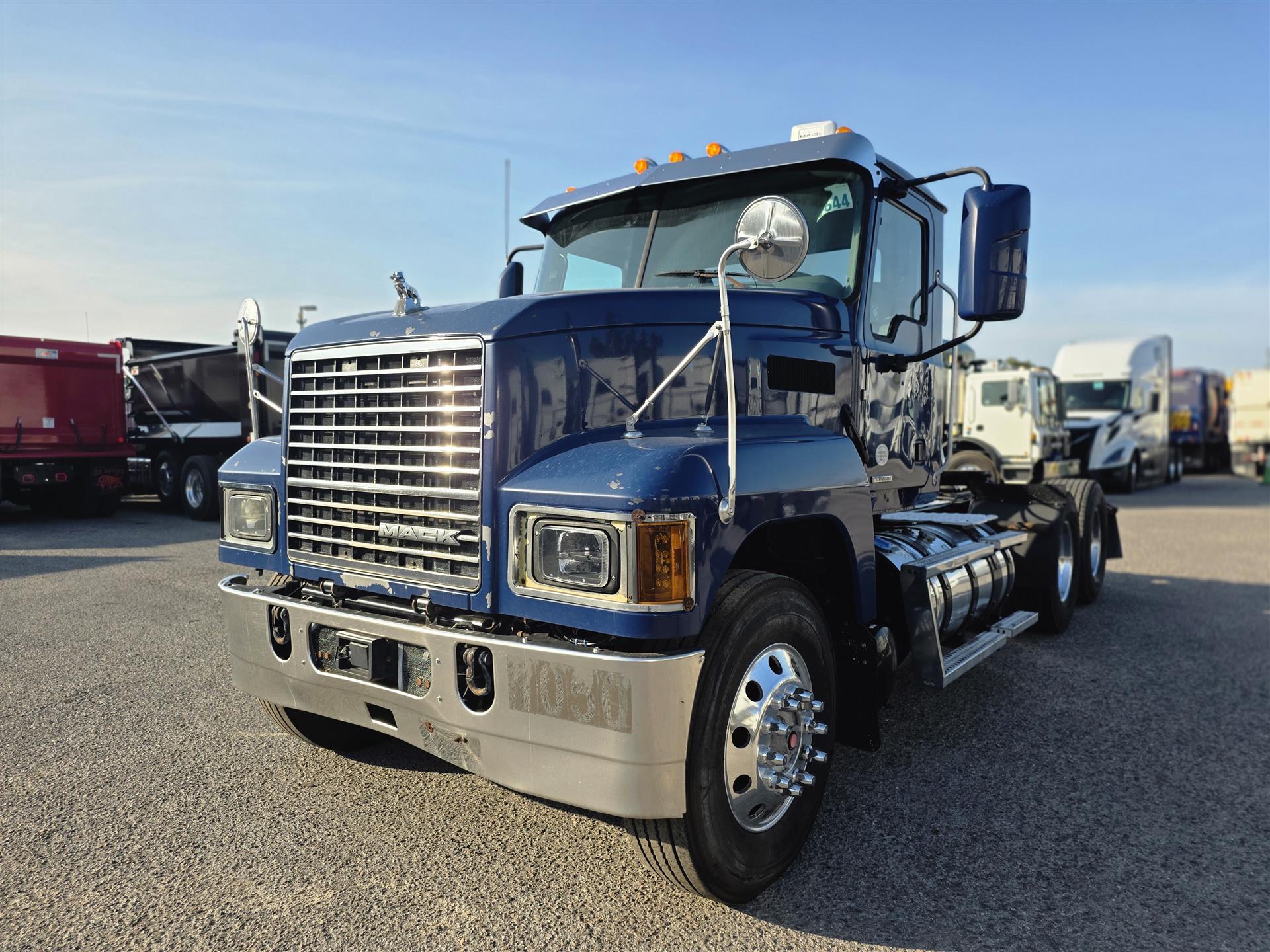 2019 Mack PI64T
