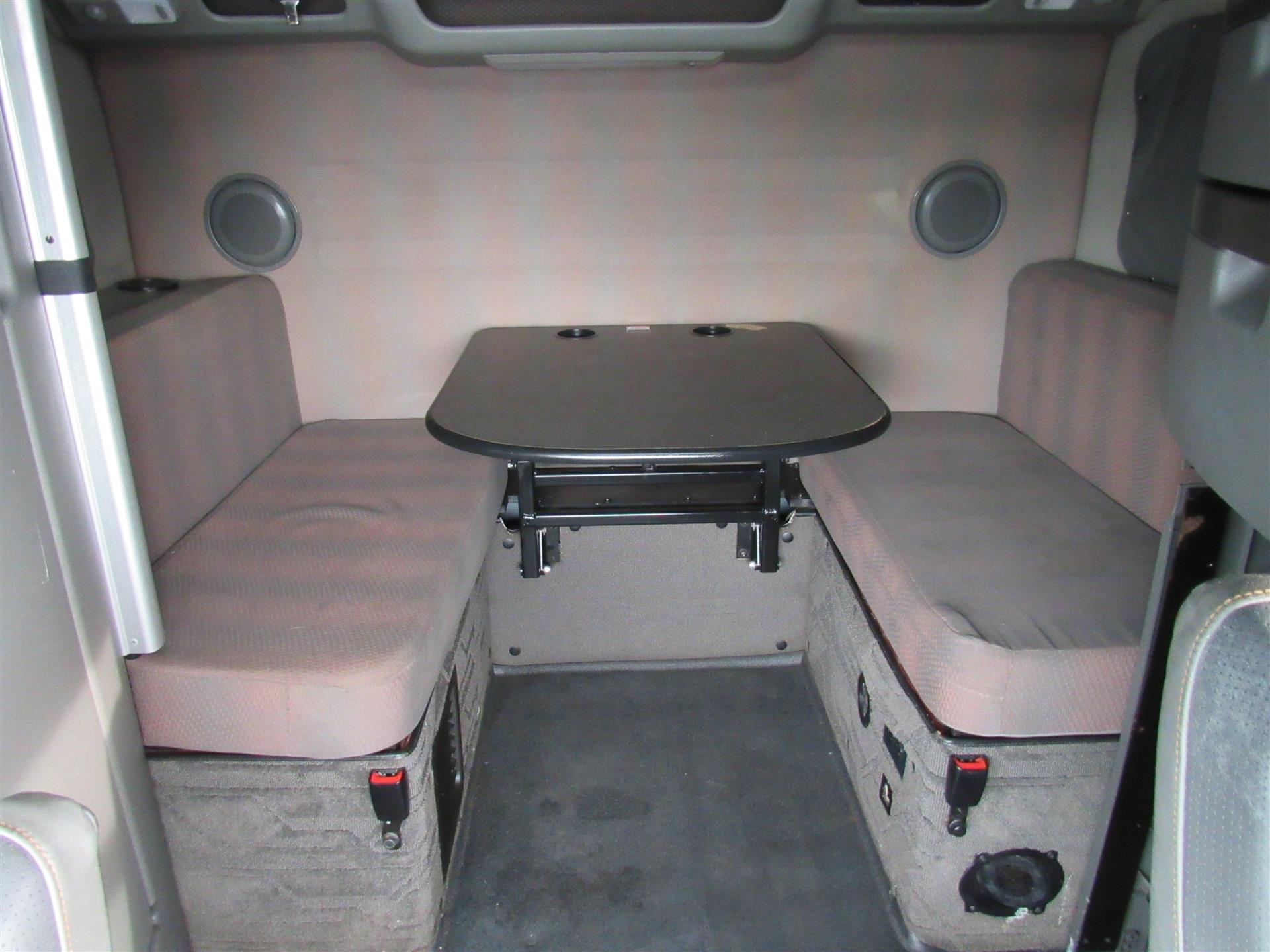 2021 Volvo - image 18