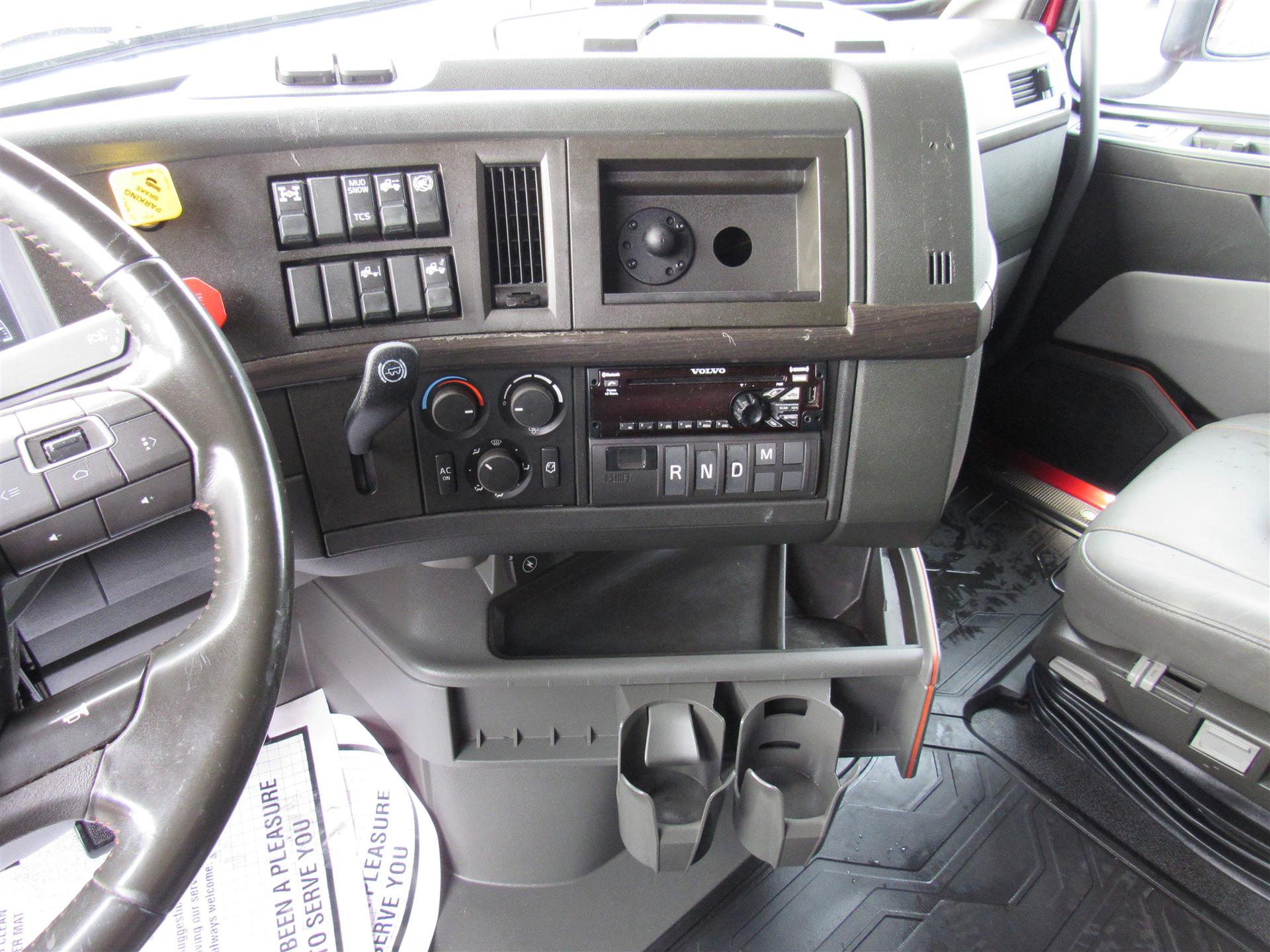 2021 Volvo - image 15