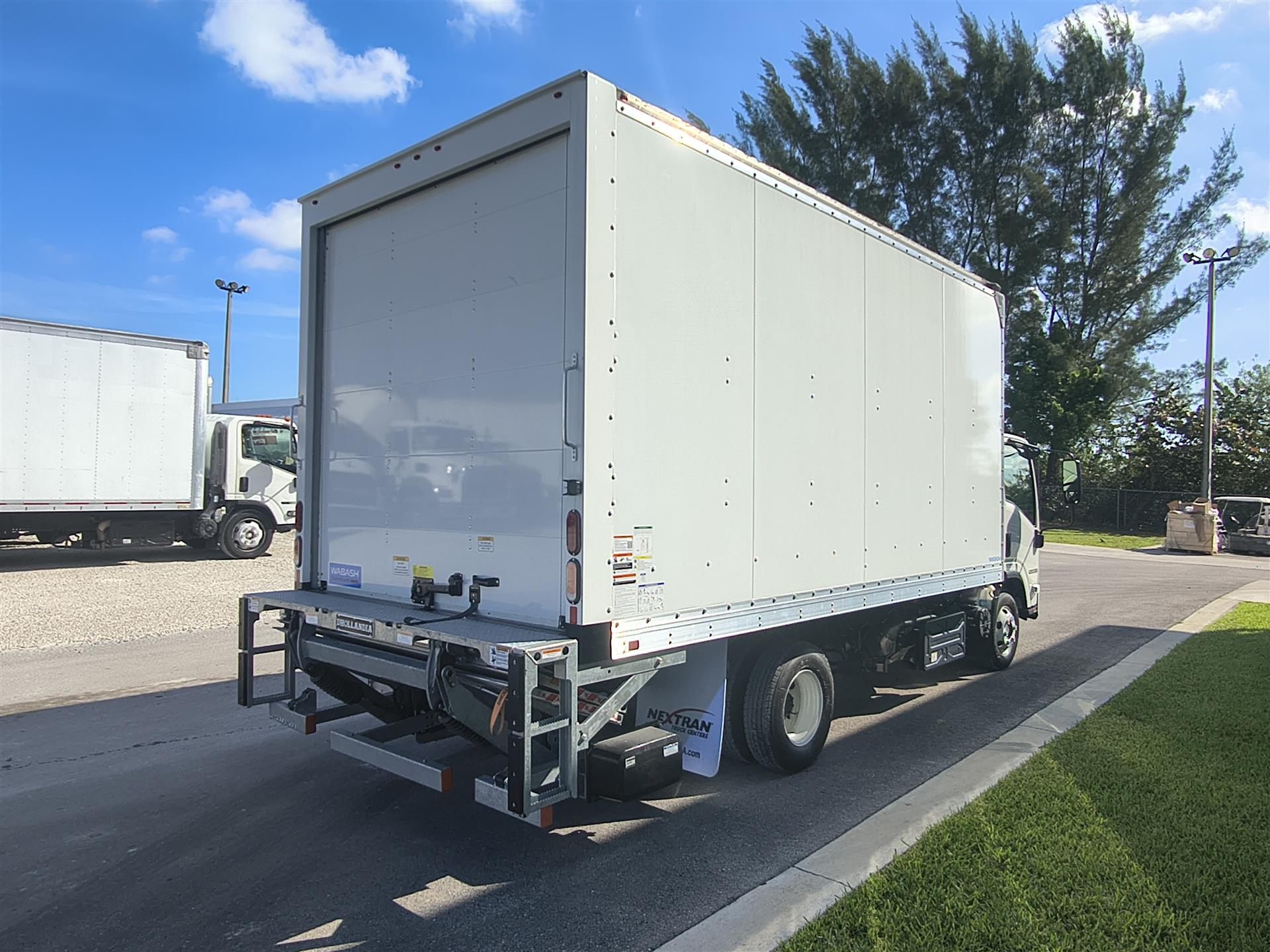 2025 Isuzu - image 4