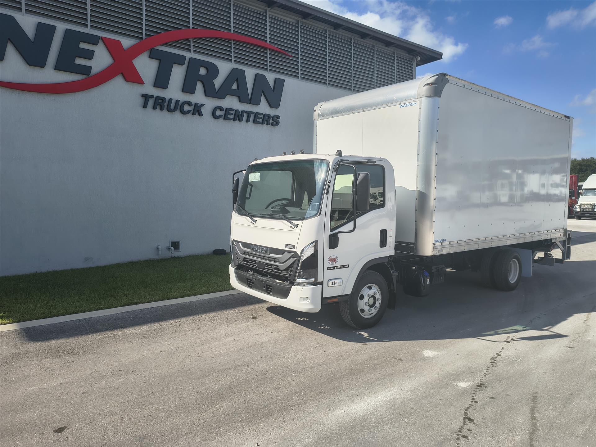 2025 Isuzu NPR-3F324