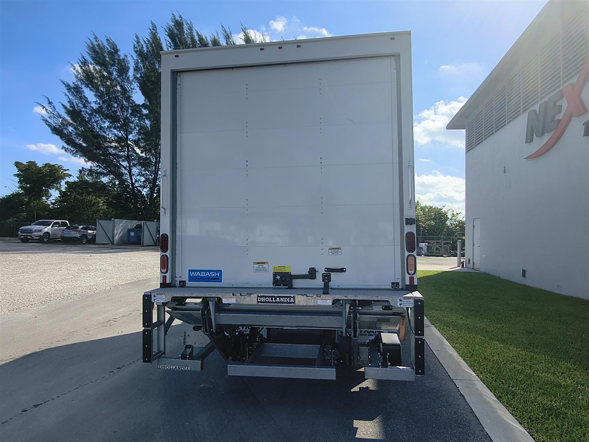 2025 Isuzu - image 5