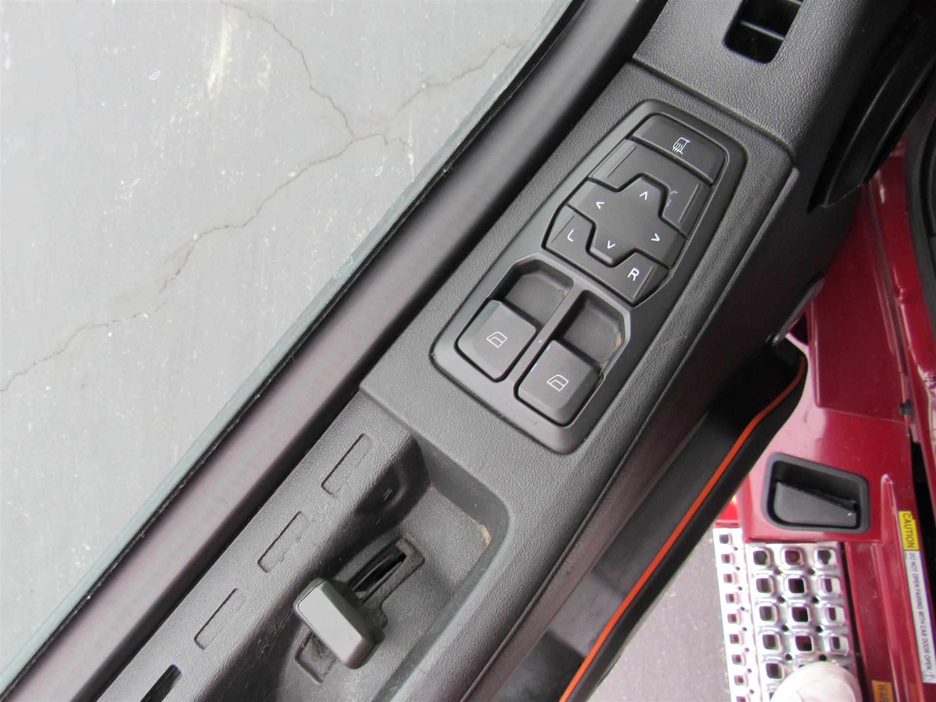 2021 Volvo - image 11