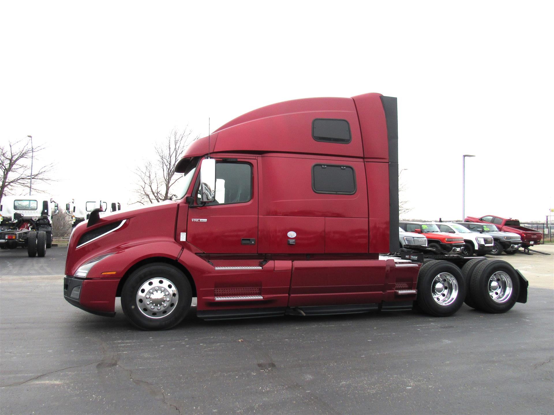 2021 Volvo - image 3