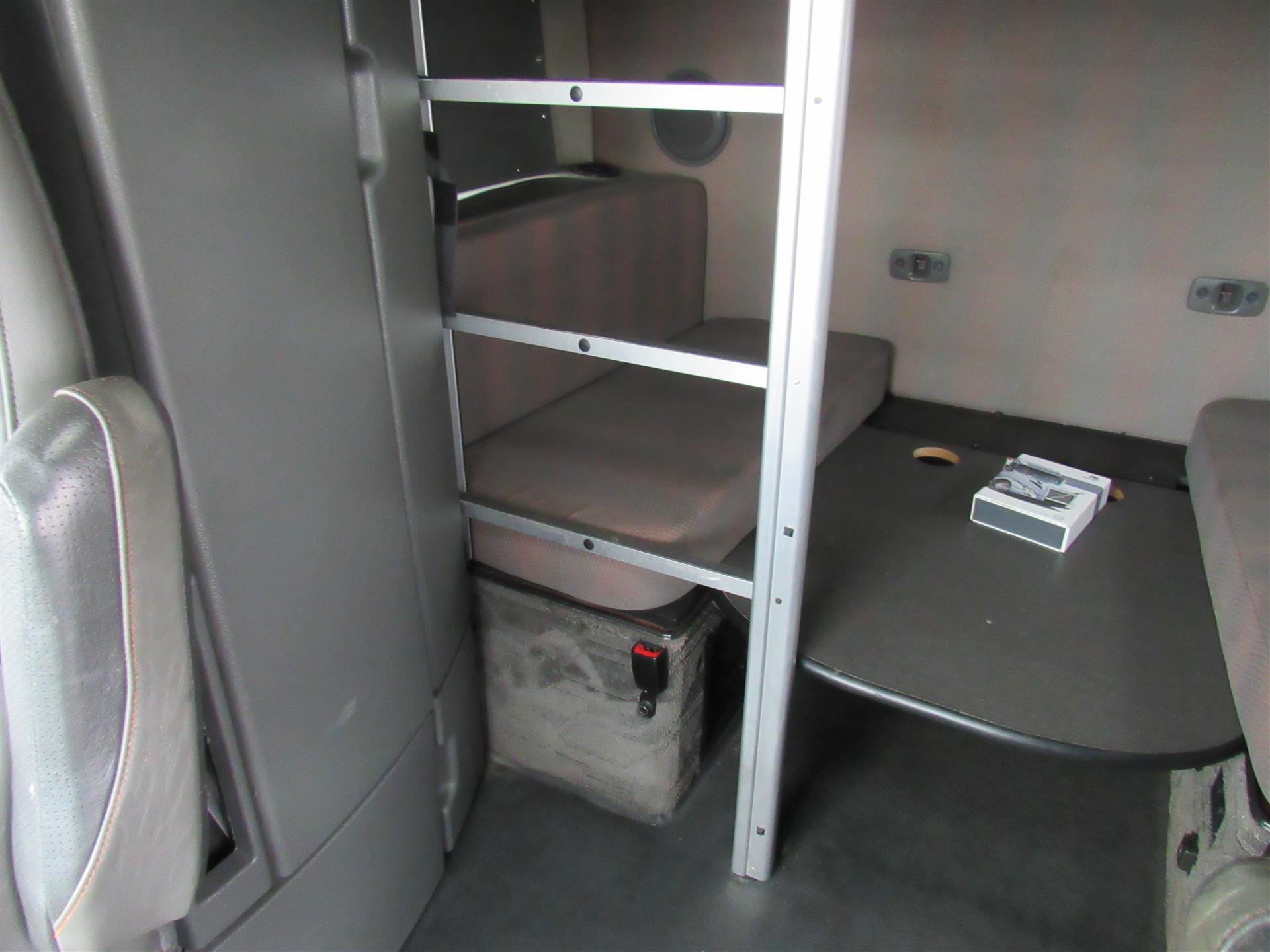 2021 Volvo - image 17