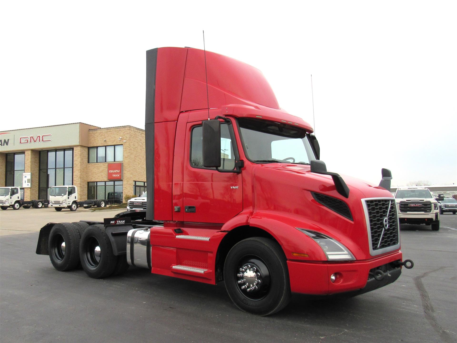 2021 Volvo - image 9