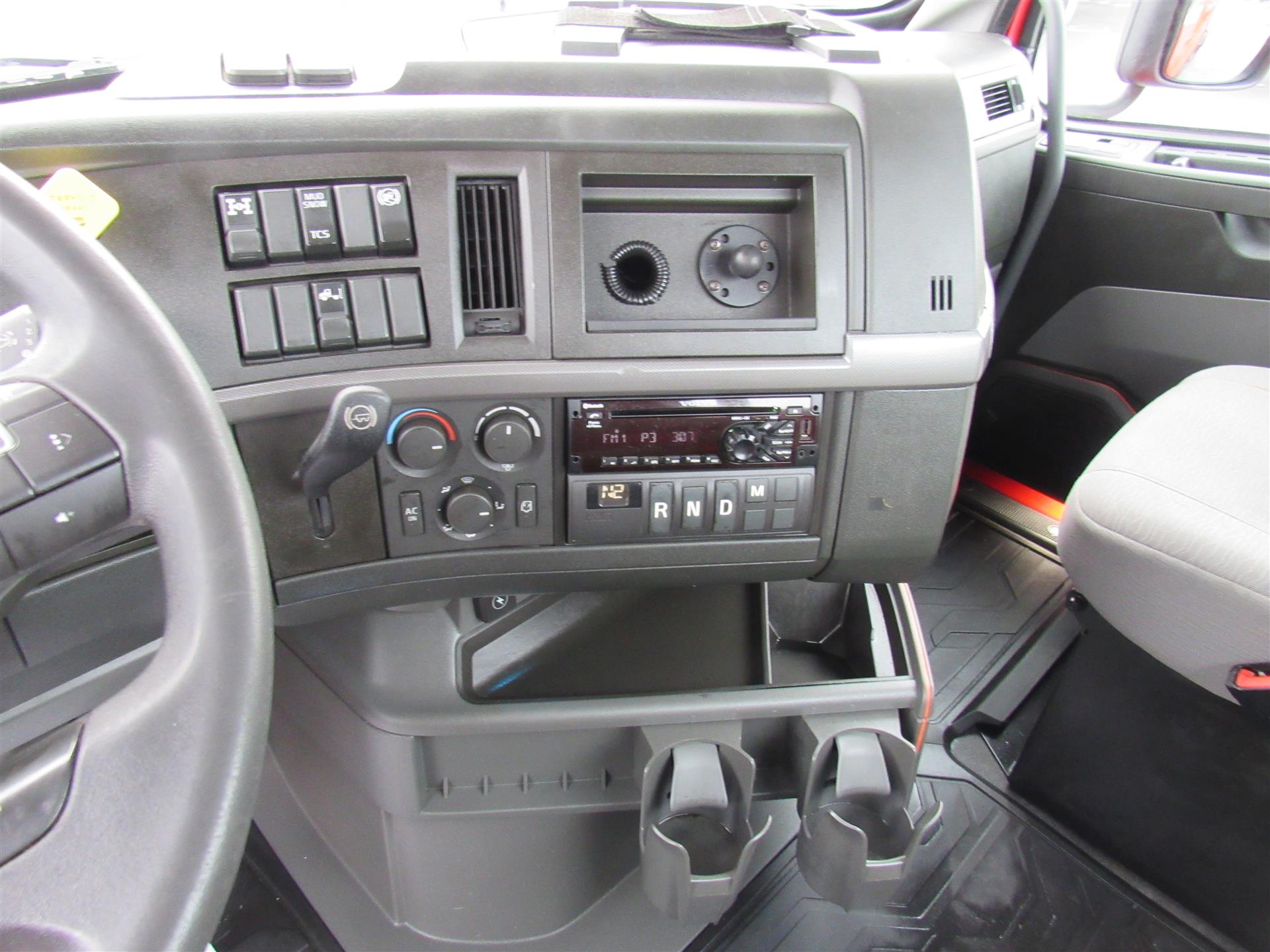 2021 Volvo - image 14