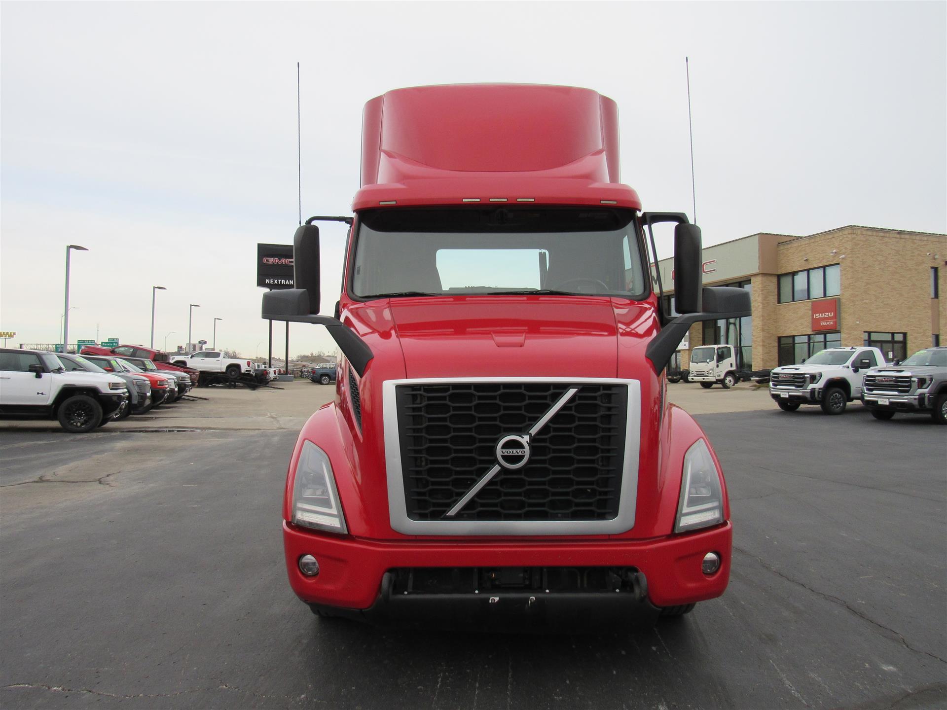 2021 Volvo - image 10