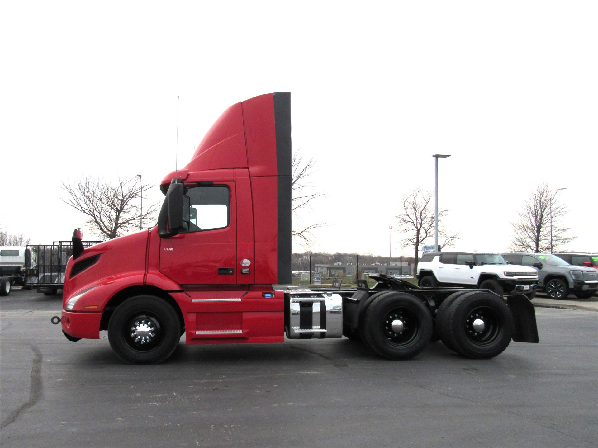 2021 Volvo - image 3