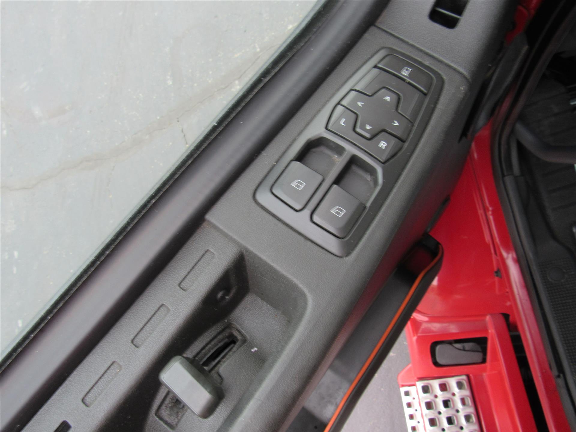 2021 Volvo - image 11