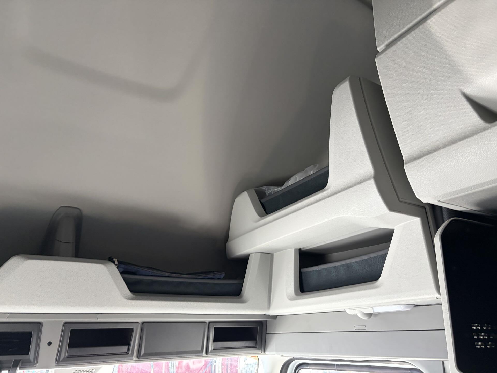 2026 Volvo - image 23