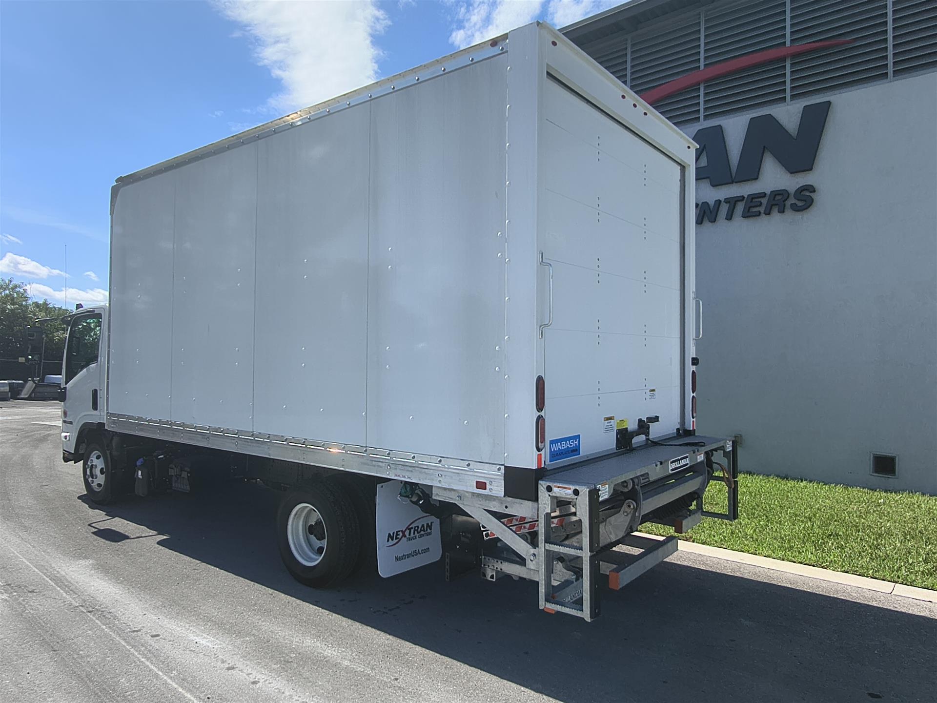 2025 Isuzu - image 7