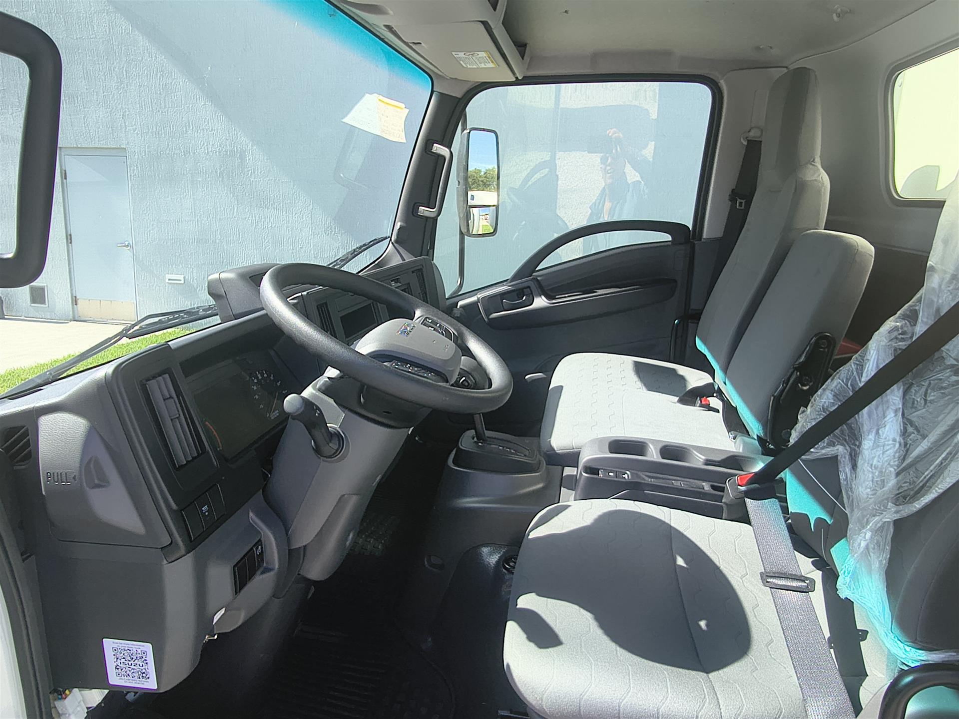 2025 Isuzu - image 9