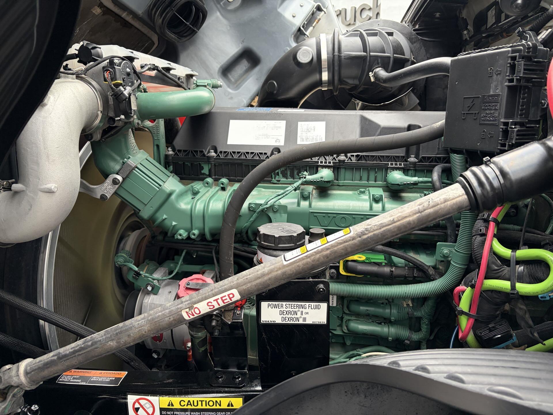 2022 Volvo - image 10